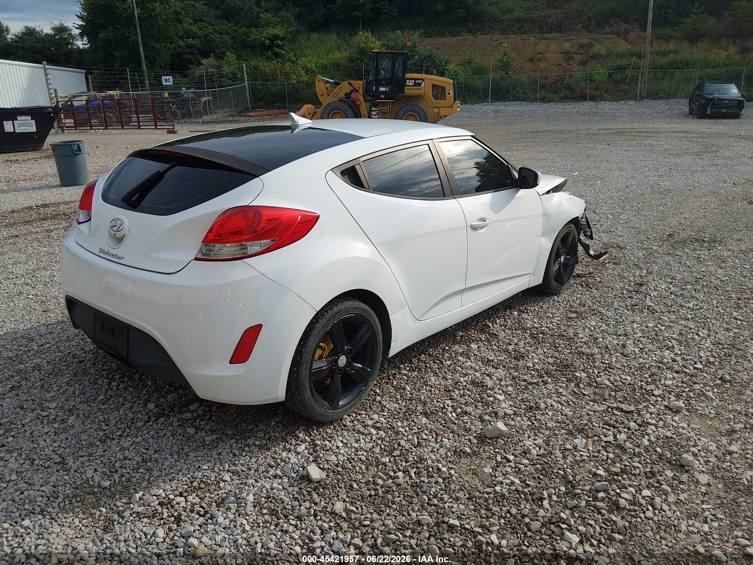2014 Hyundai Veloster Base W/black White vin: KMHTC6AD9EU182849