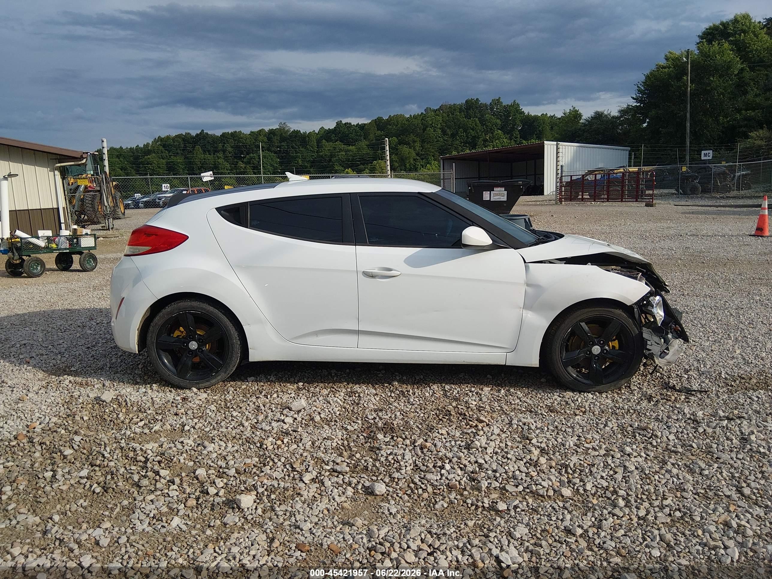 2014 Hyundai Veloster Base W/black White vin: KMHTC6AD9EU182849
