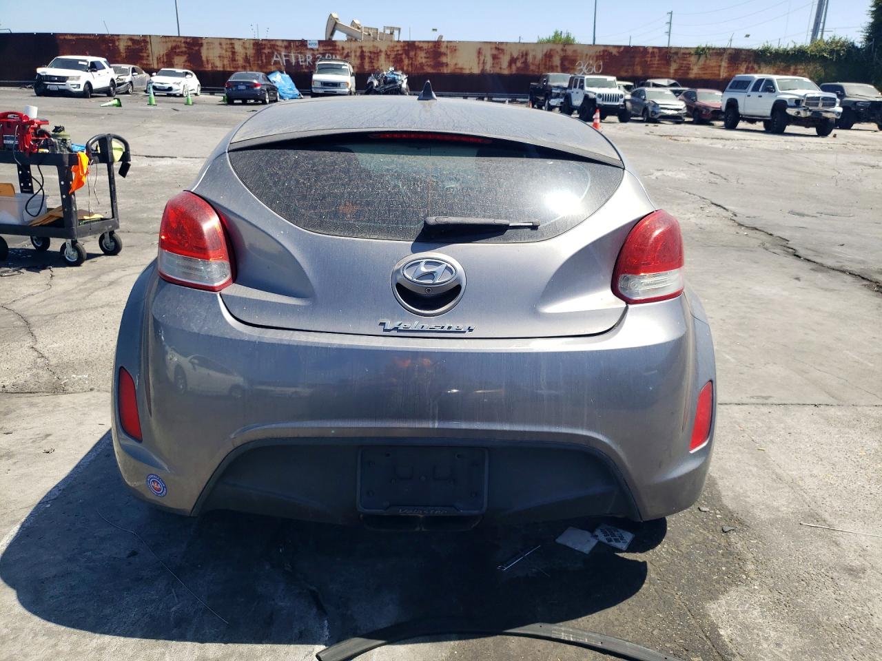 2014 Hyundai Veloster Base Gray vin: KMHTC6AD9EU183676