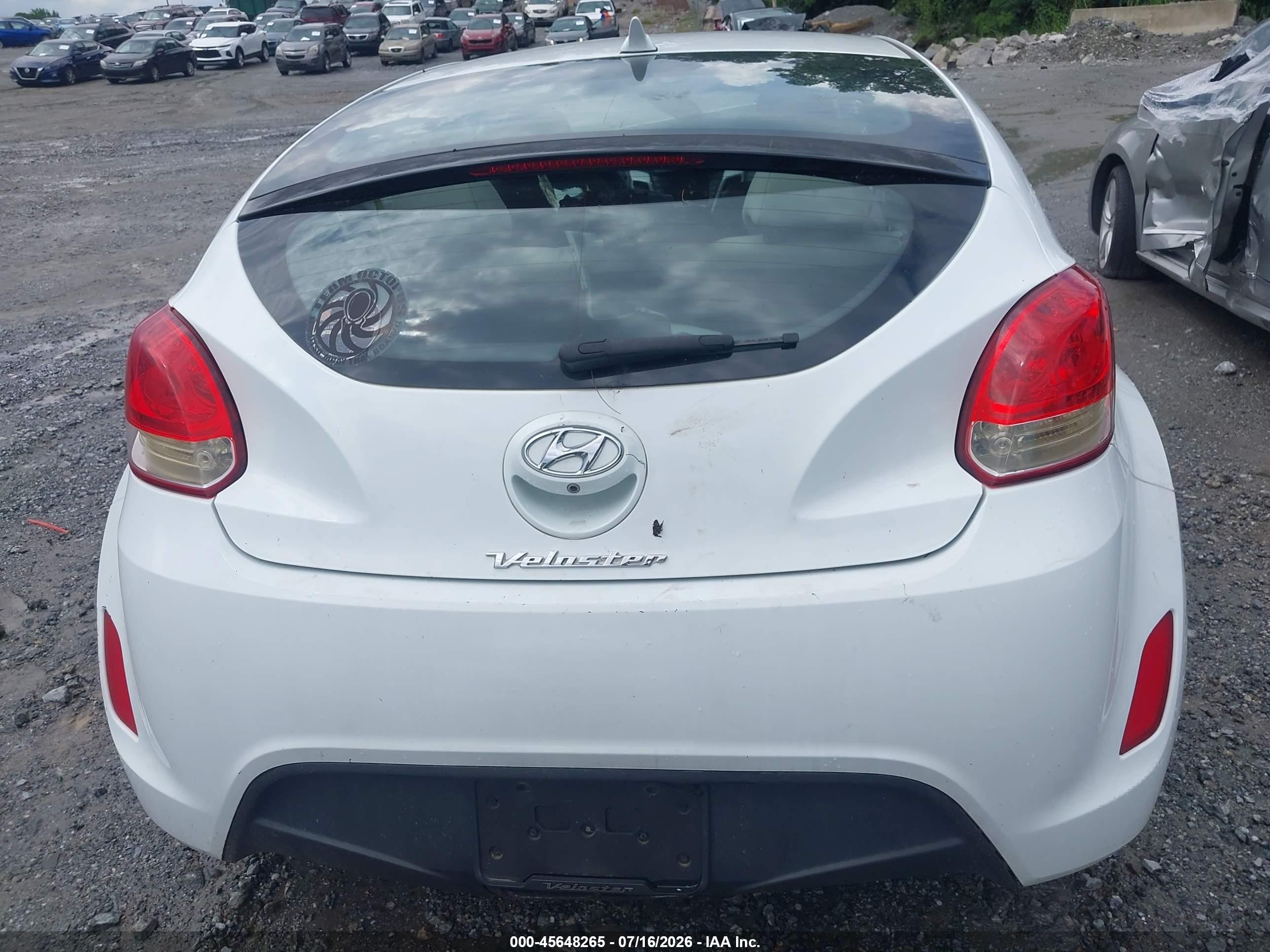 2014 Hyundai Veloster Base W/gray White vin: KMHTC6AD9EU185542