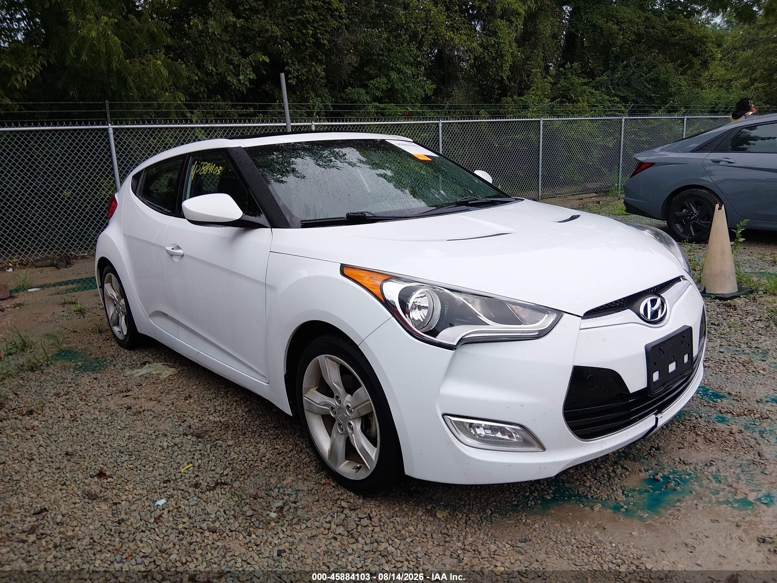 2014 Hyundai Veloster   White vin: KMHTC6AD9EU199280