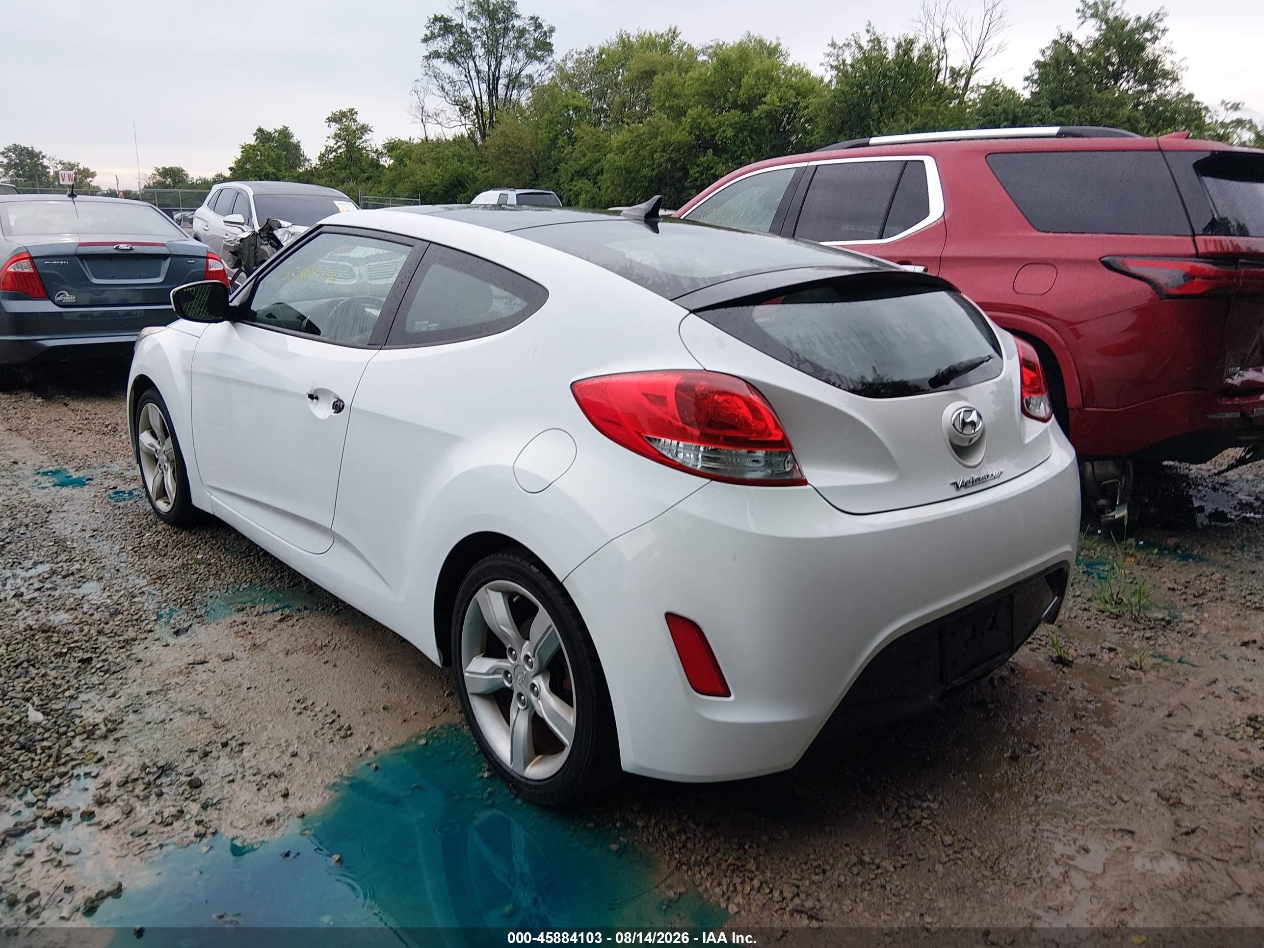 2014 Hyundai Veloster   White vin: KMHTC6AD9EU199280