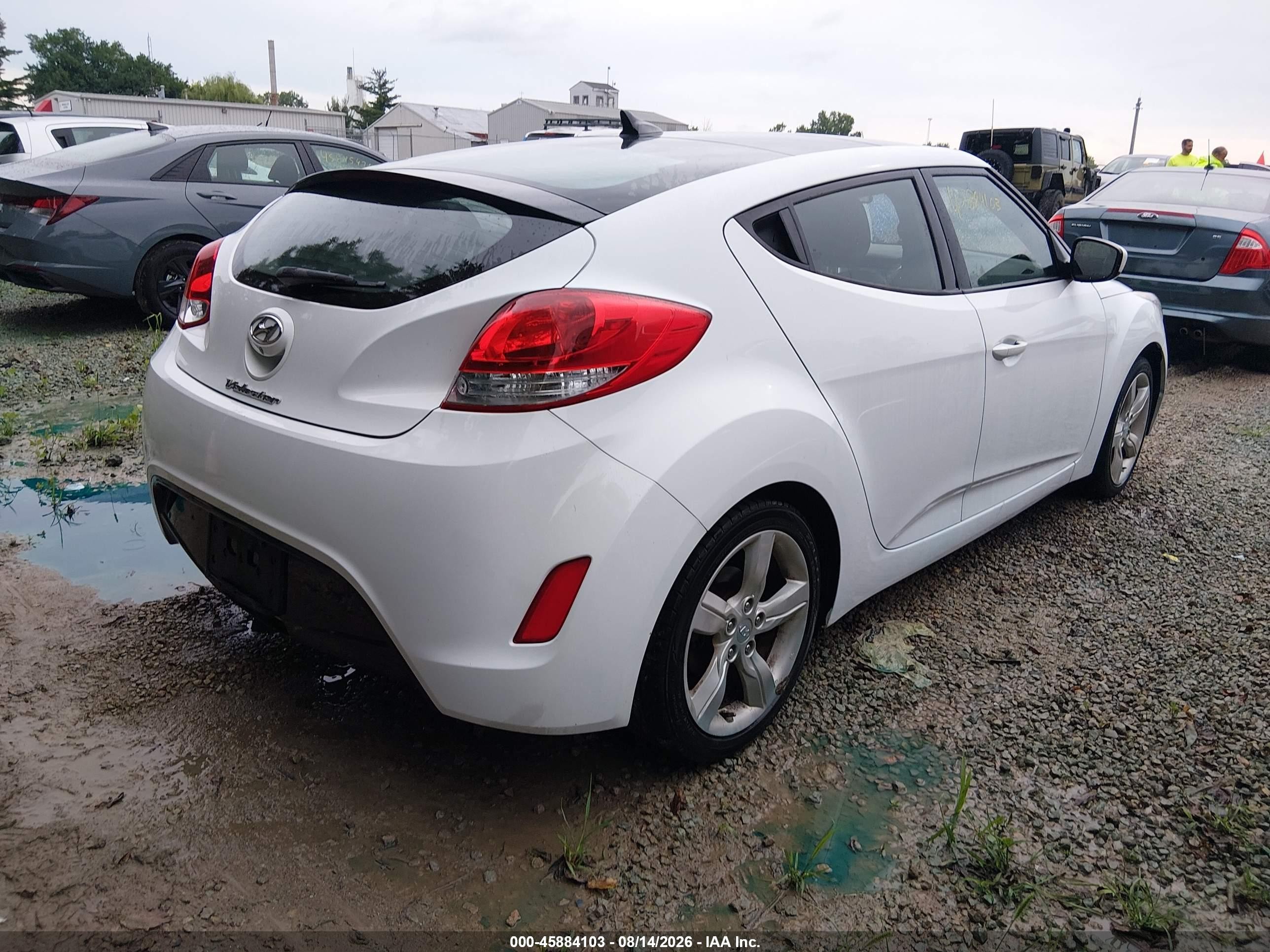 2014 Hyundai Veloster   White vin: KMHTC6AD9EU199280