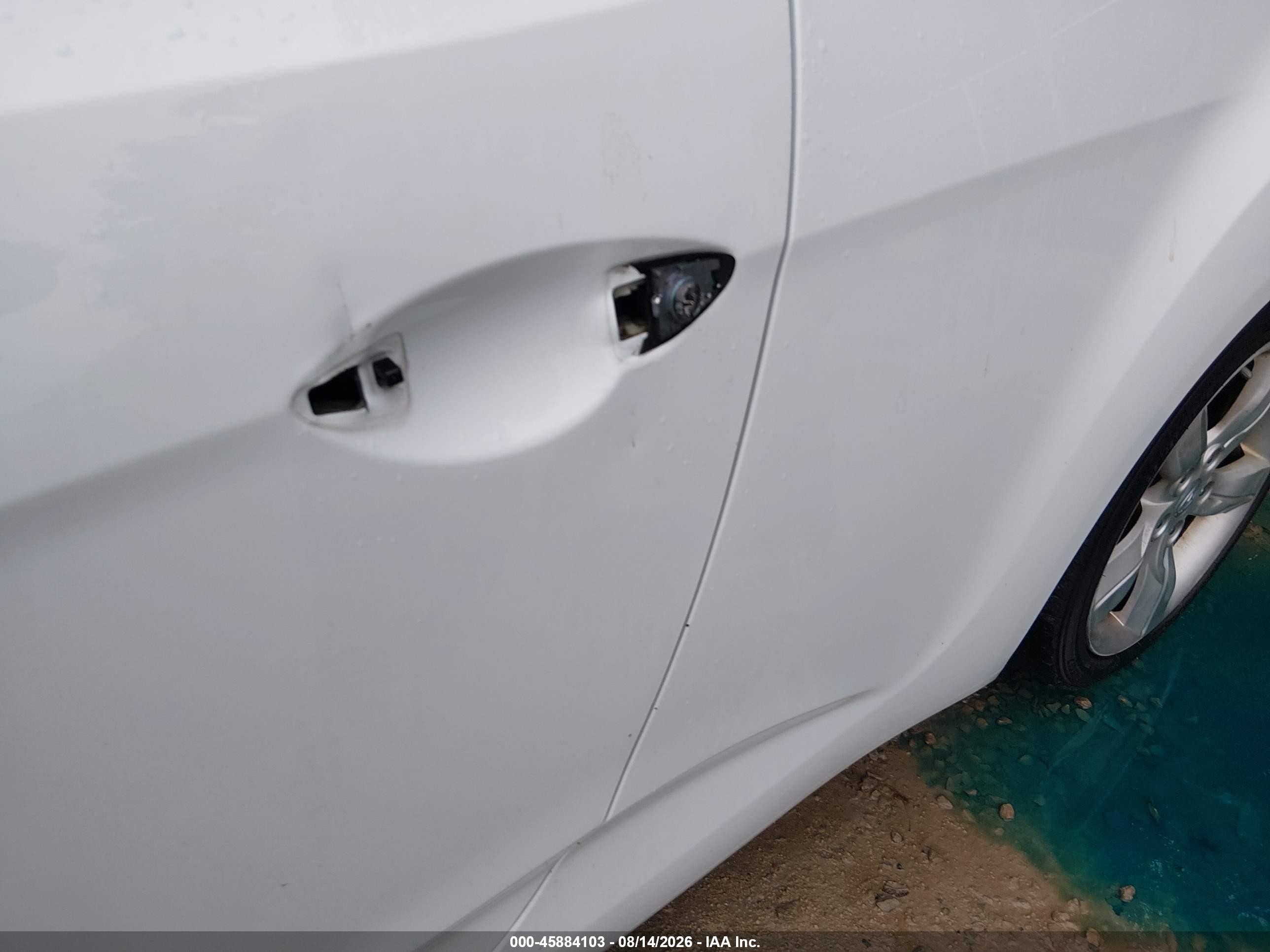2014 Hyundai Veloster   White vin: KMHTC6AD9EU199280