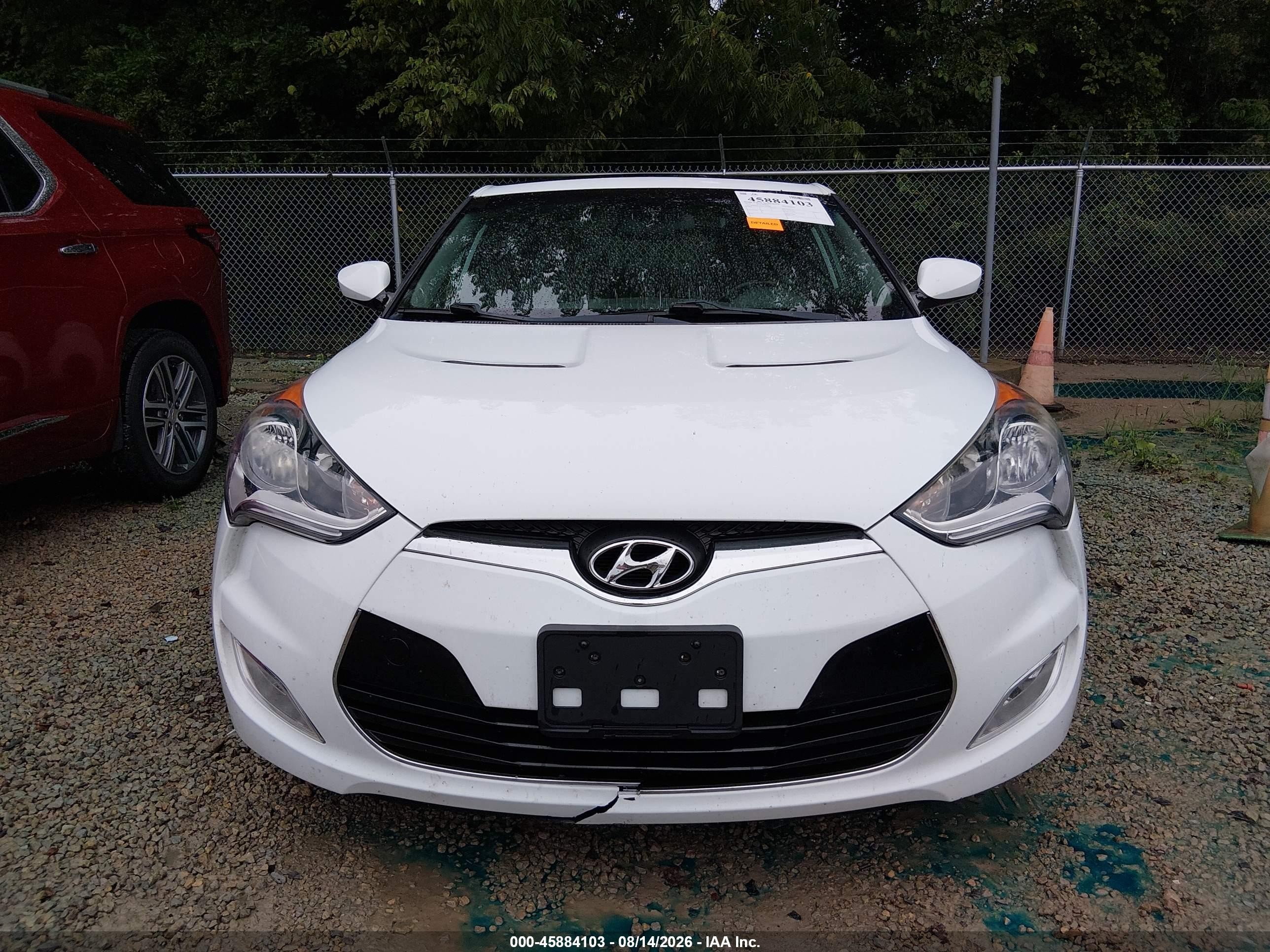 2014 Hyundai Veloster   White vin: KMHTC6AD9EU199280