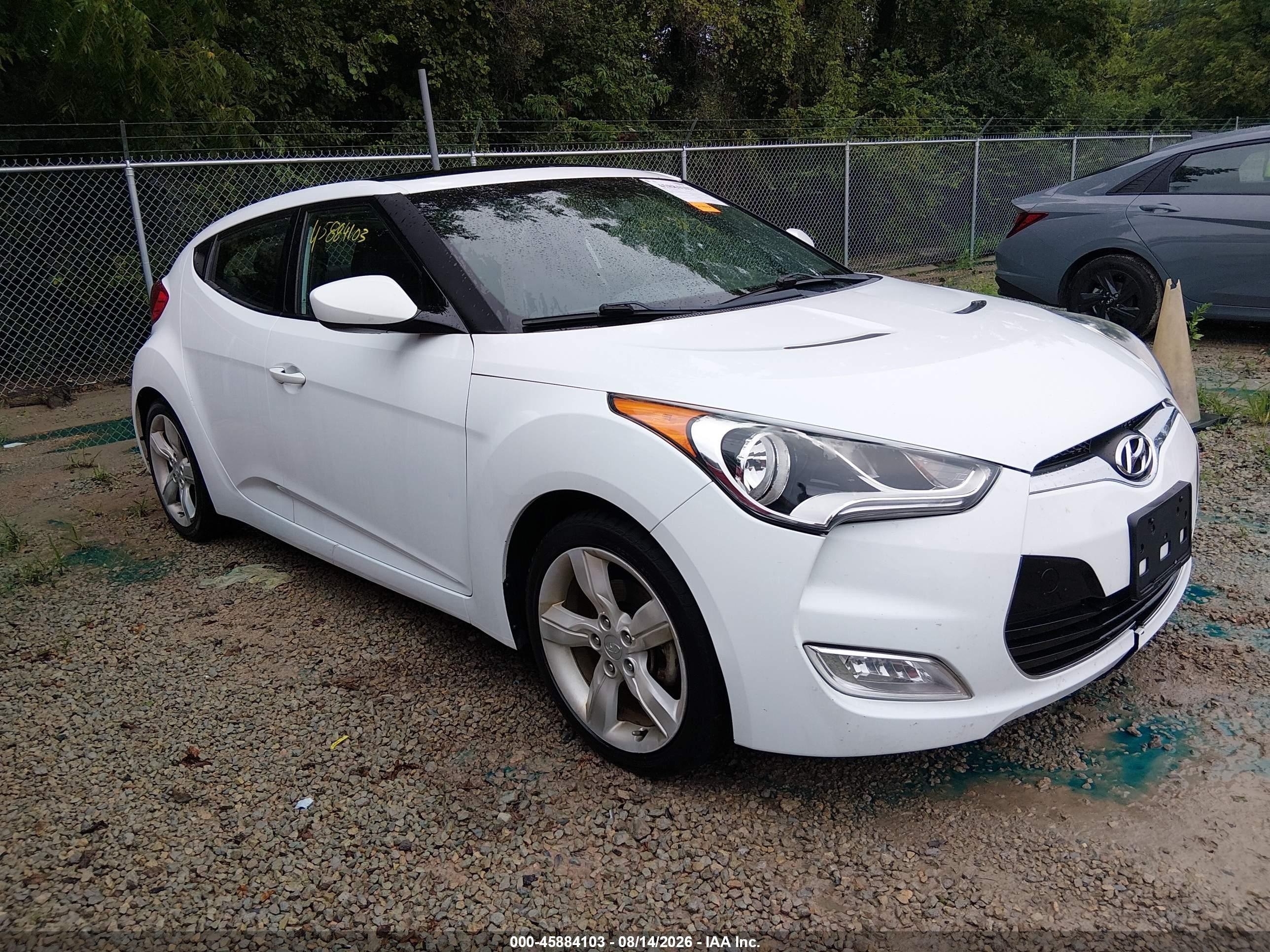 2014 Hyundai Veloster   White vin: KMHTC6AD9EU199280