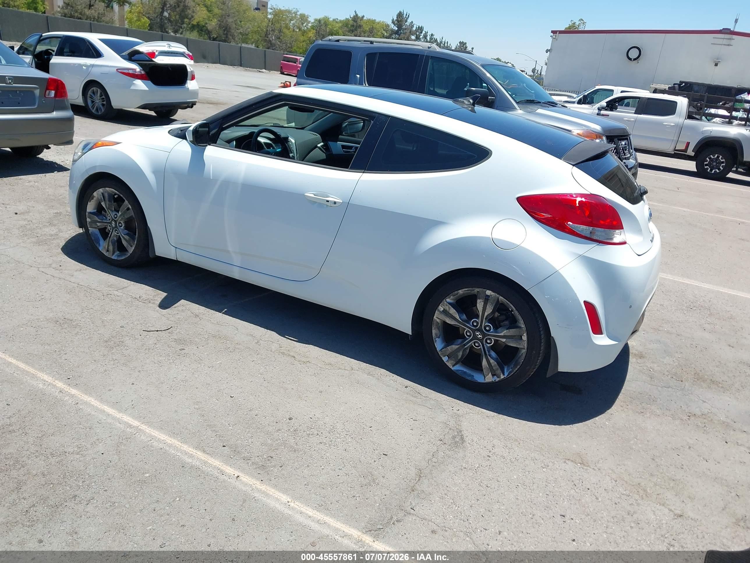 2014 Hyundai Veloster Base W/black White vin: KMHTC6AD9EU208950