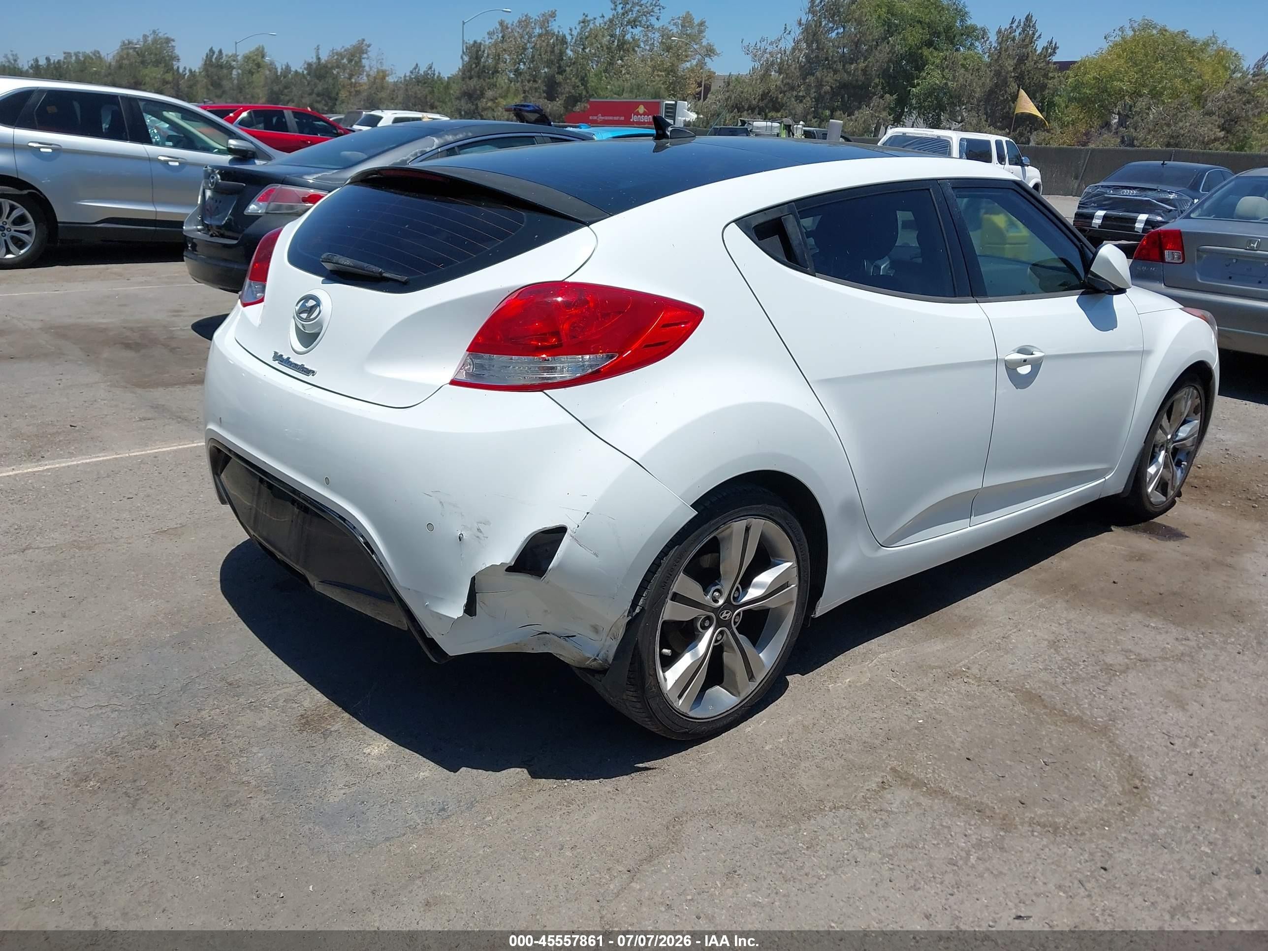 2014 Hyundai Veloster Base W/black White vin: KMHTC6AD9EU208950