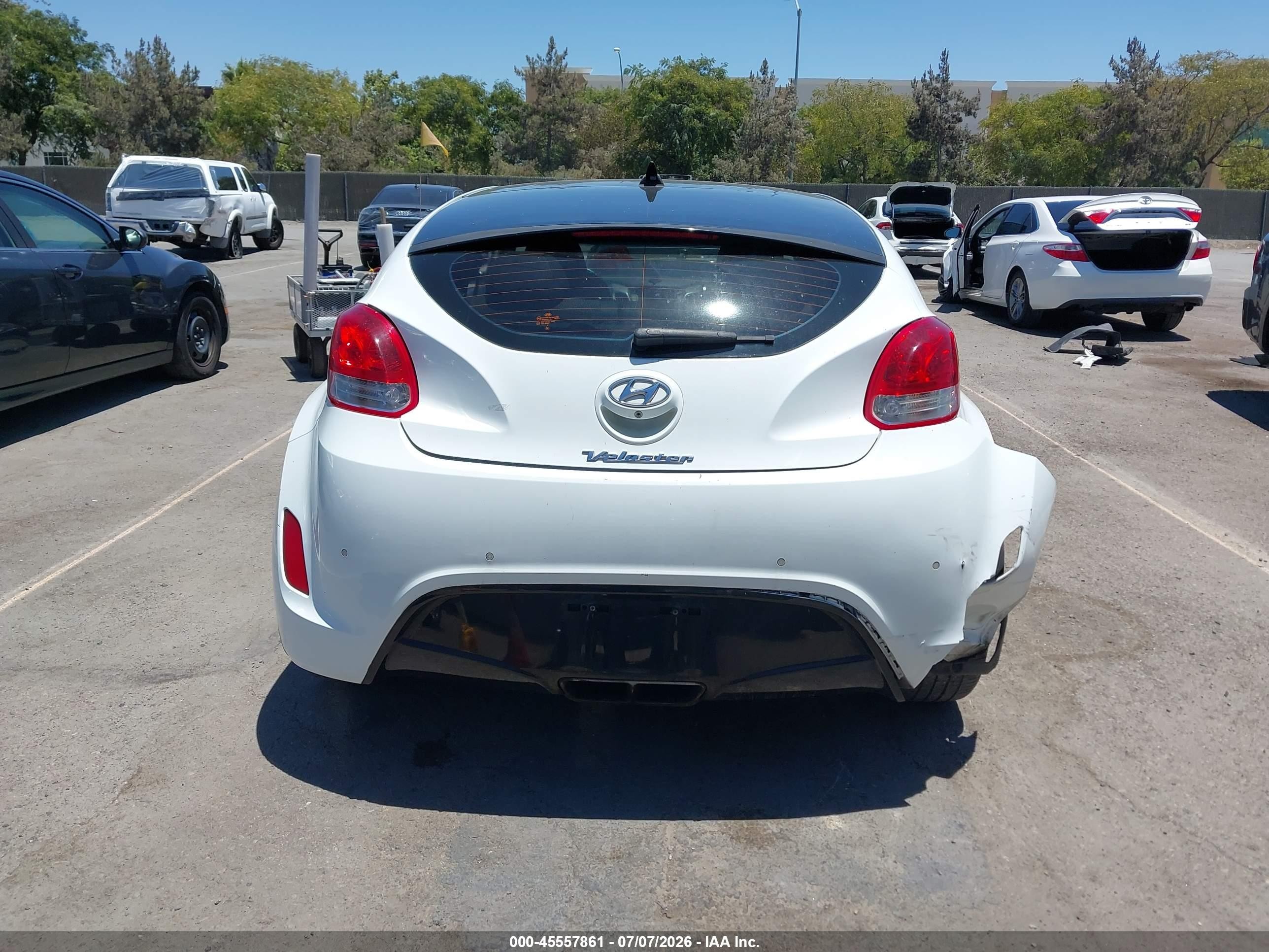 2014 Hyundai Veloster Base W/black White vin: KMHTC6AD9EU208950