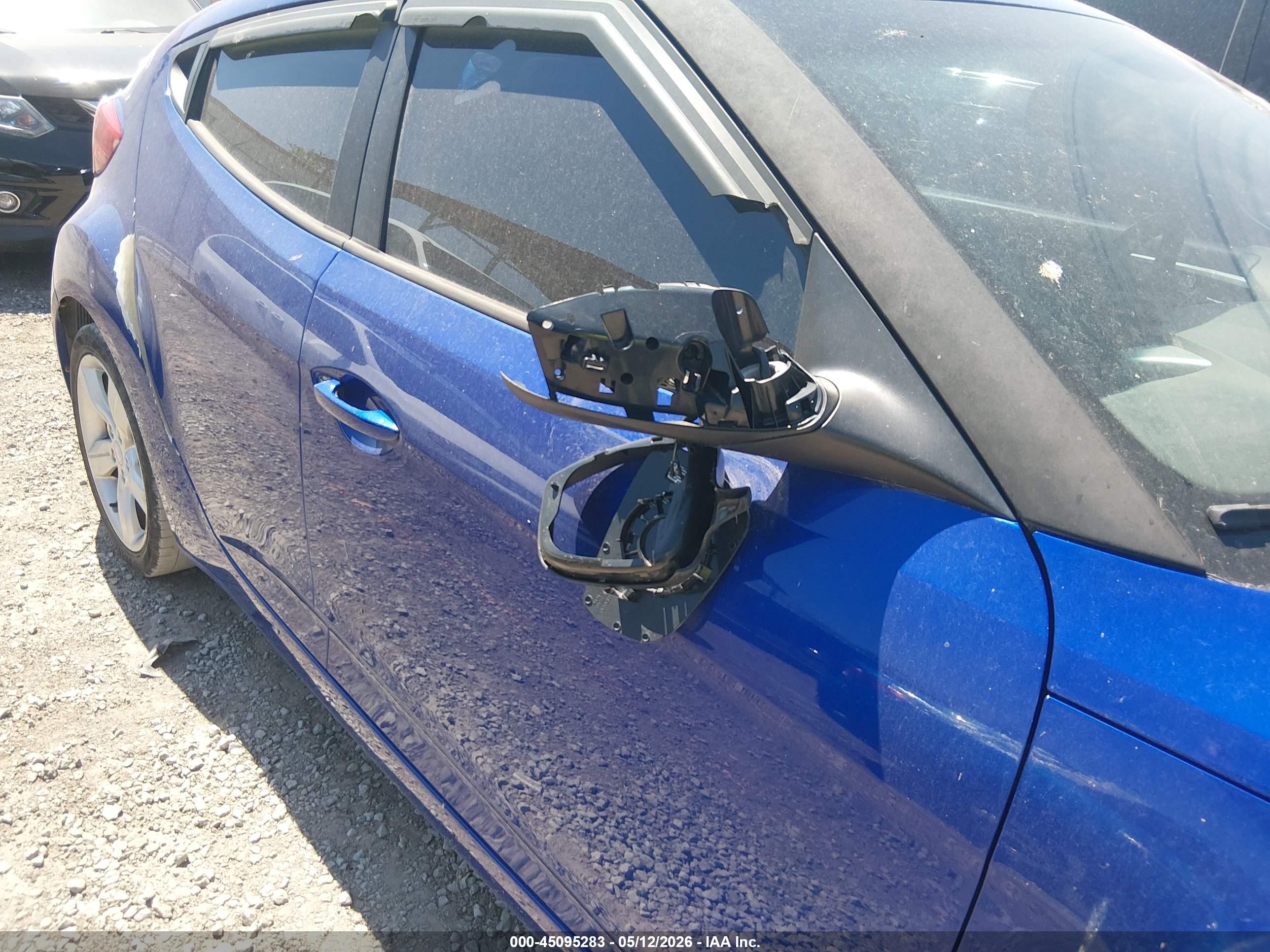 2014 Hyundai Veloster Base W/black Blue vin: KMHTC6AD9EU215087