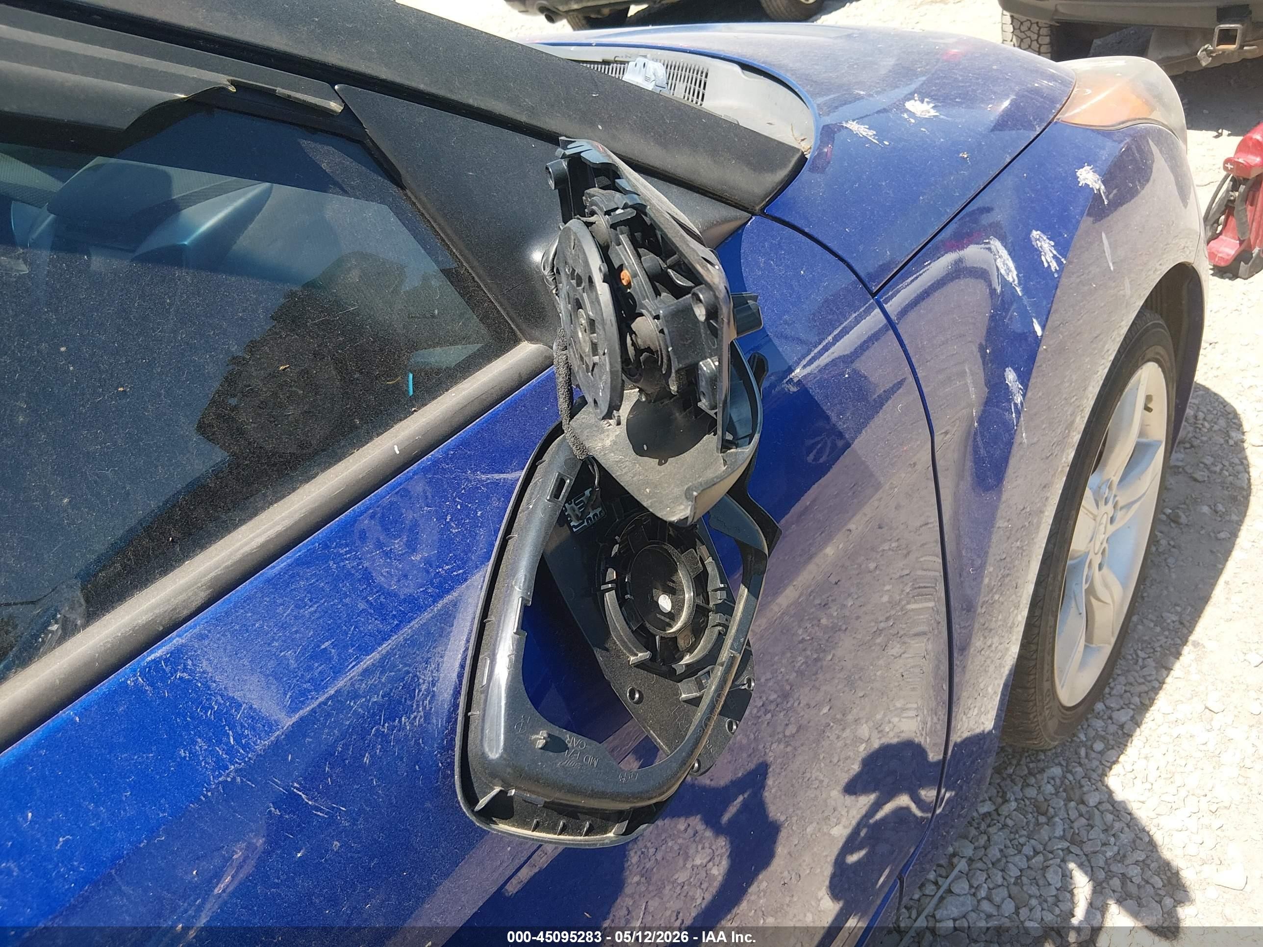 2014 Hyundai Veloster Base W/black Blue vin: KMHTC6AD9EU215087