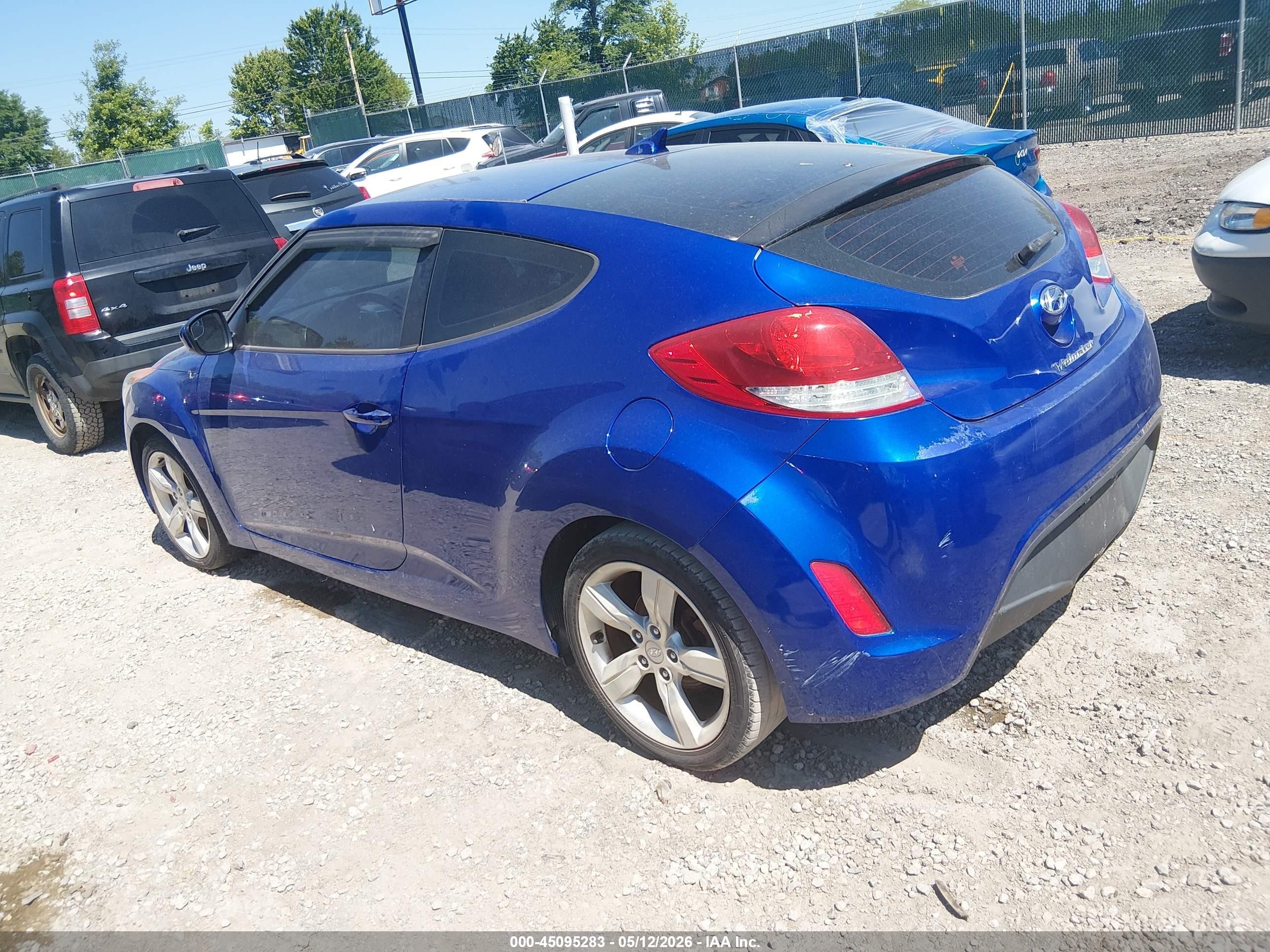 2014 Hyundai Veloster Base W/black Blue vin: KMHTC6AD9EU215087