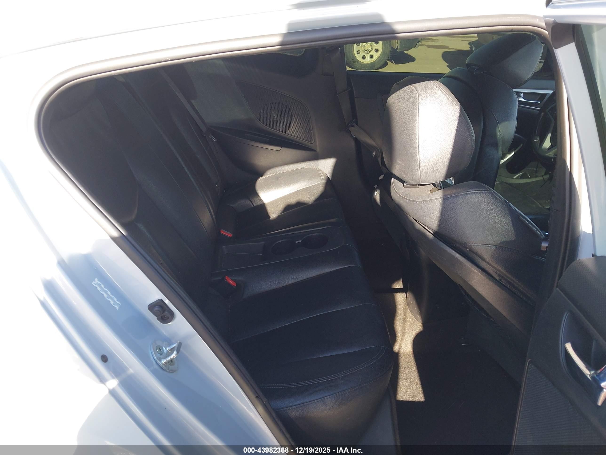 2015 Hyundai Veloster Flex Gray vin: KMHTC6AD9FU221411