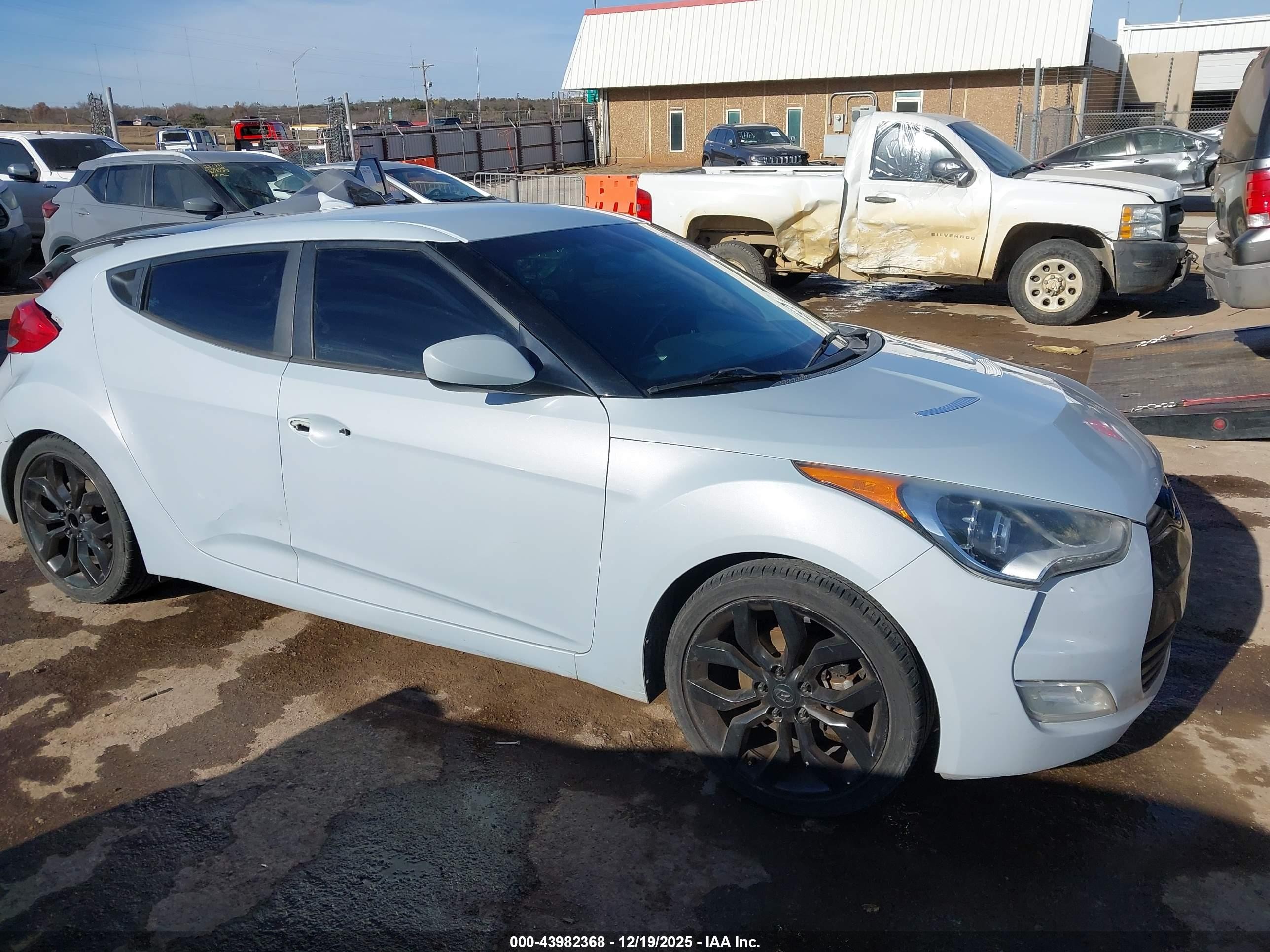 2015 Hyundai Veloster Flex Gray vin: KMHTC6AD9FU221411