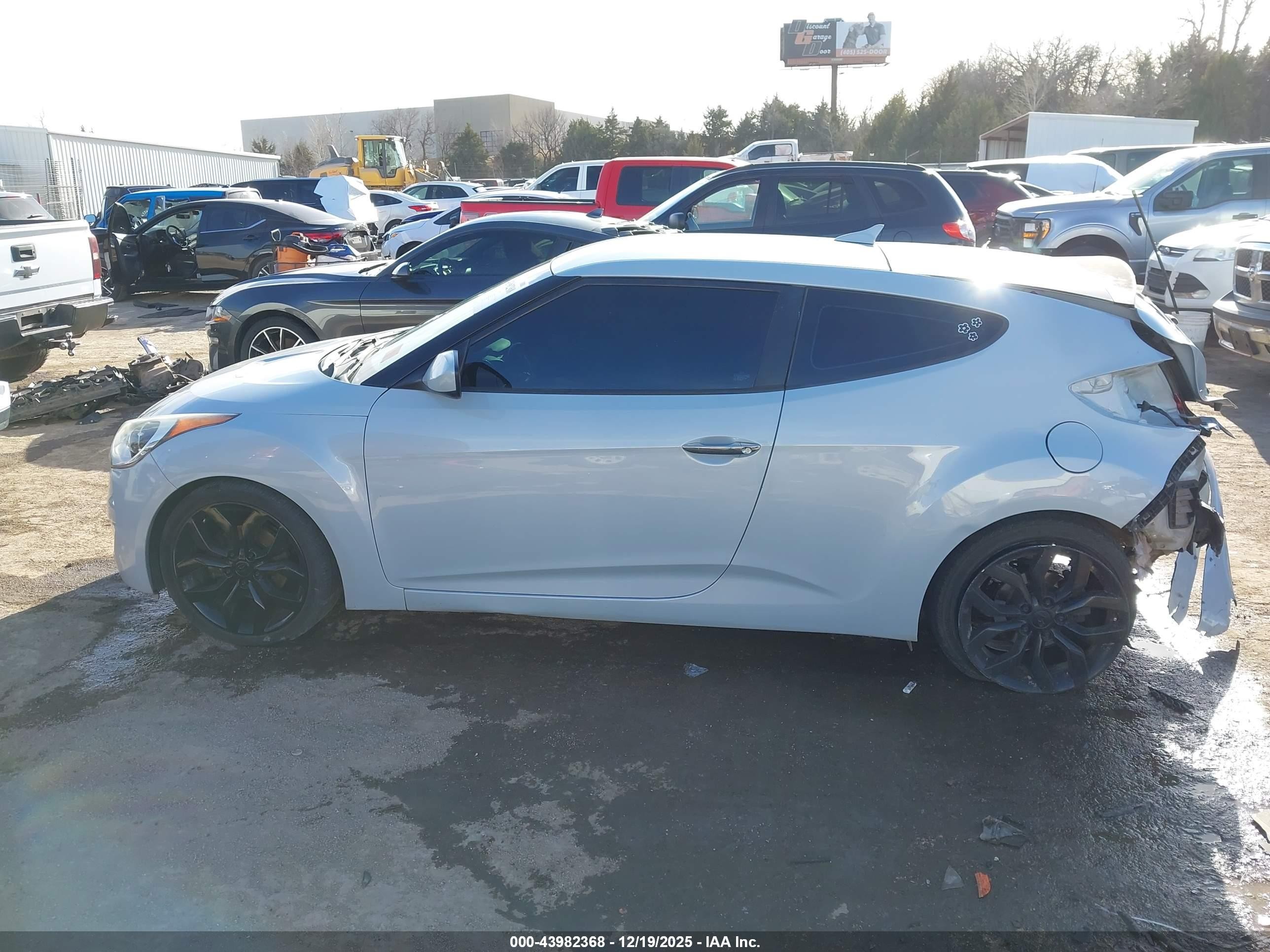 2015 Hyundai Veloster Flex Gray vin: KMHTC6AD9FU221411