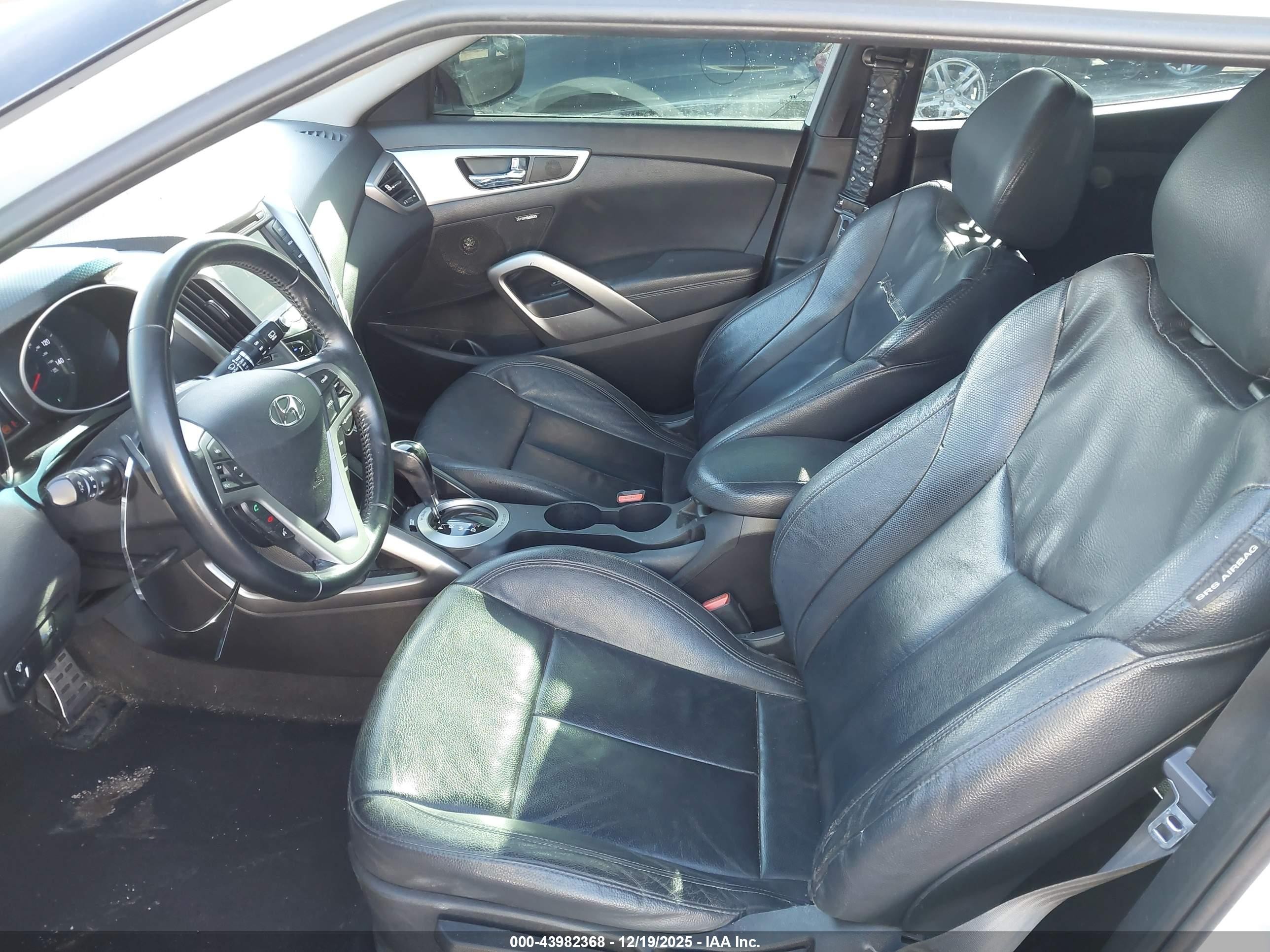 2015 Hyundai Veloster Flex Gray vin: KMHTC6AD9FU221411