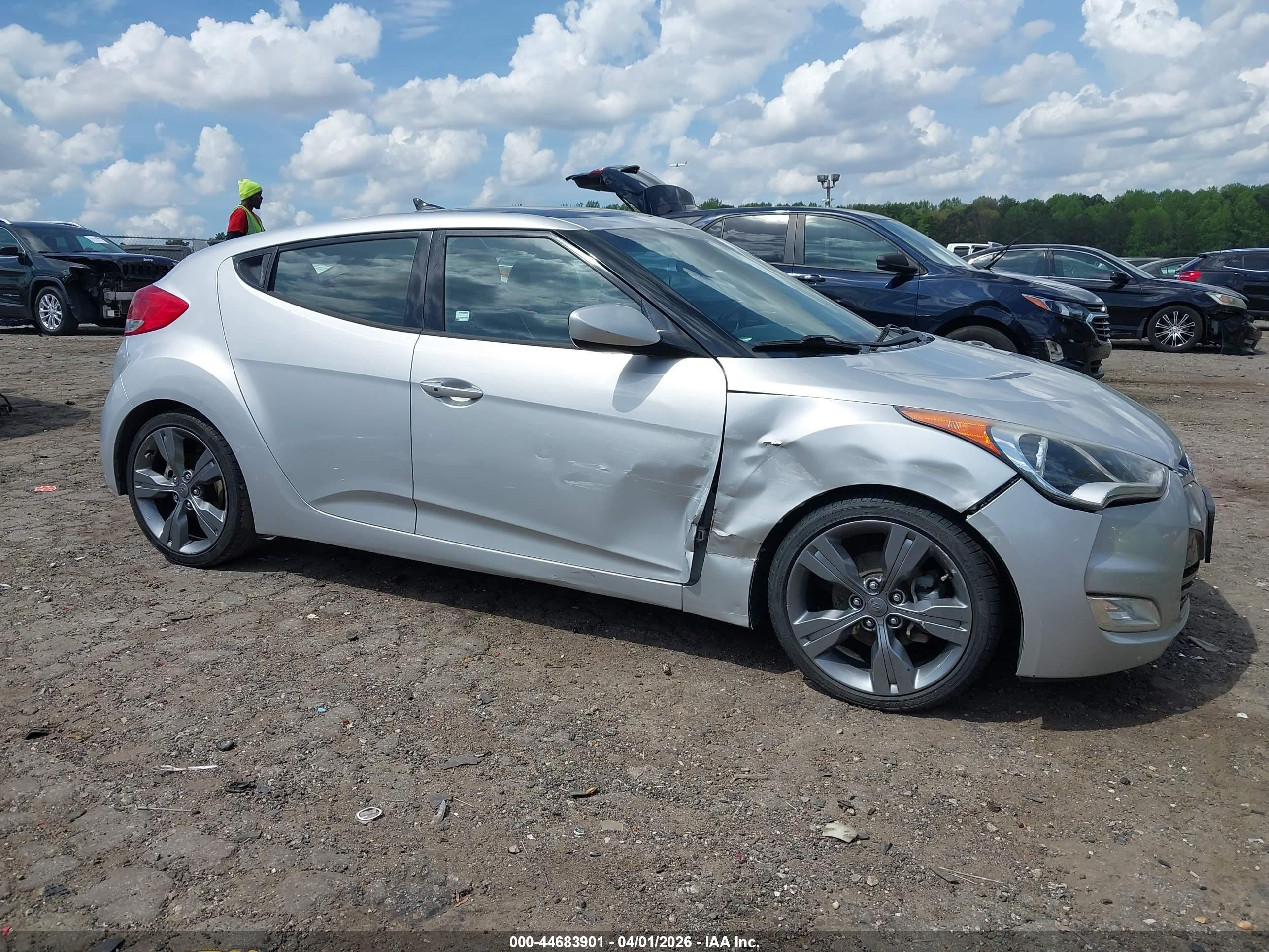 2015 Hyundai Veloster   Серый vin: KMHTC6AD9FU240251