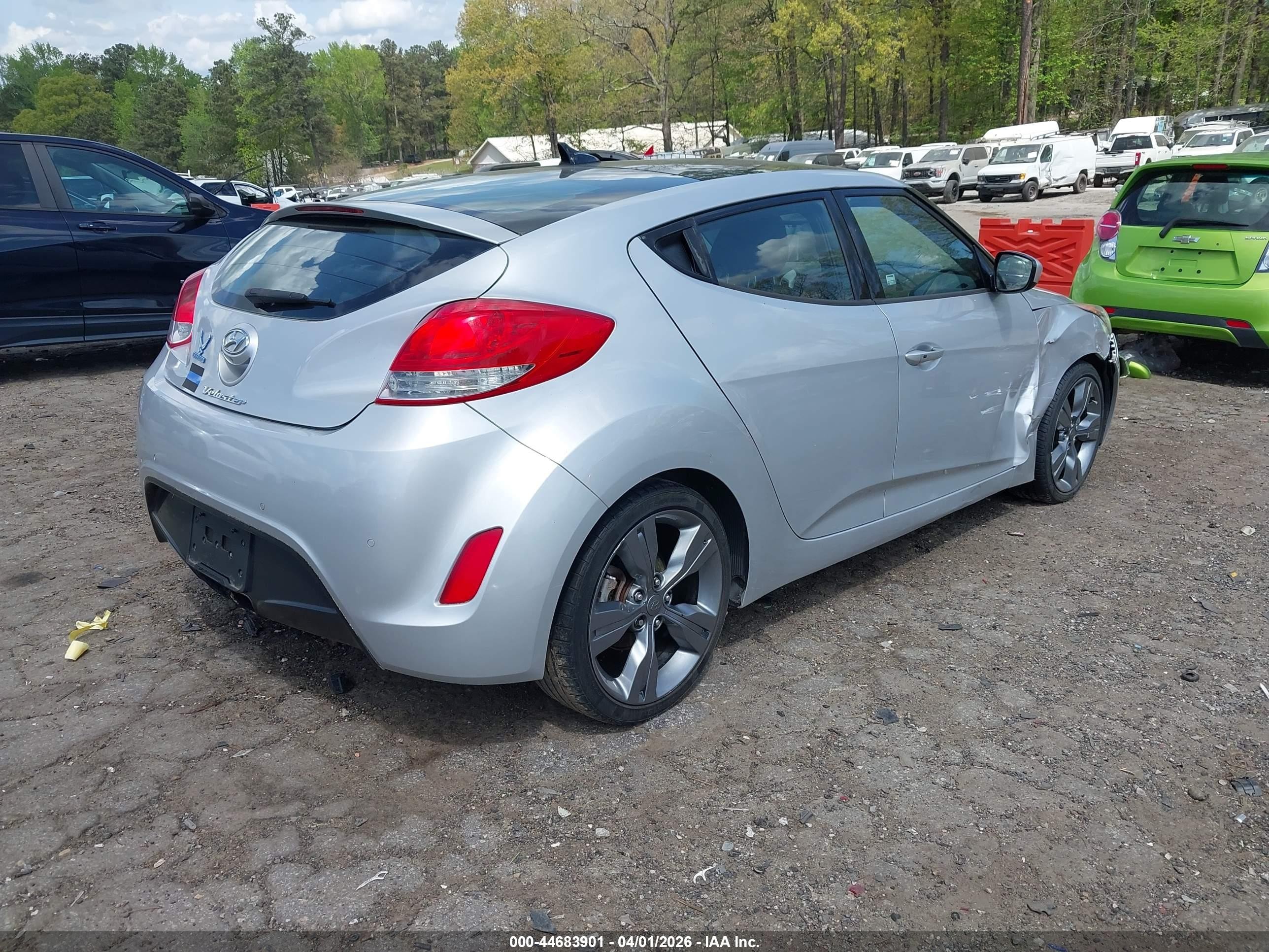 2015 Hyundai Veloster   Серый vin: KMHTC6AD9FU240251