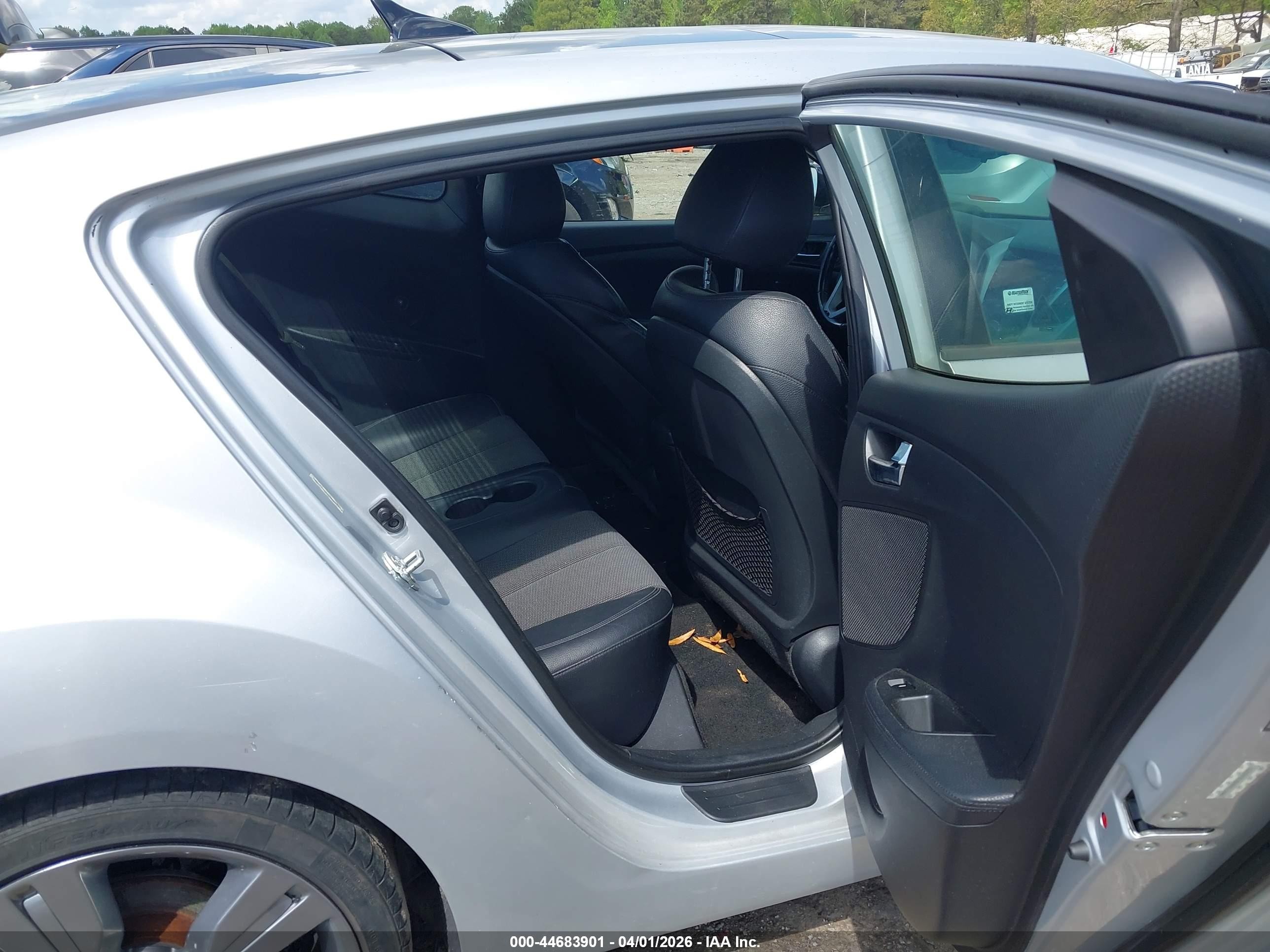 2015 Hyundai Veloster   Серый vin: KMHTC6AD9FU240251
