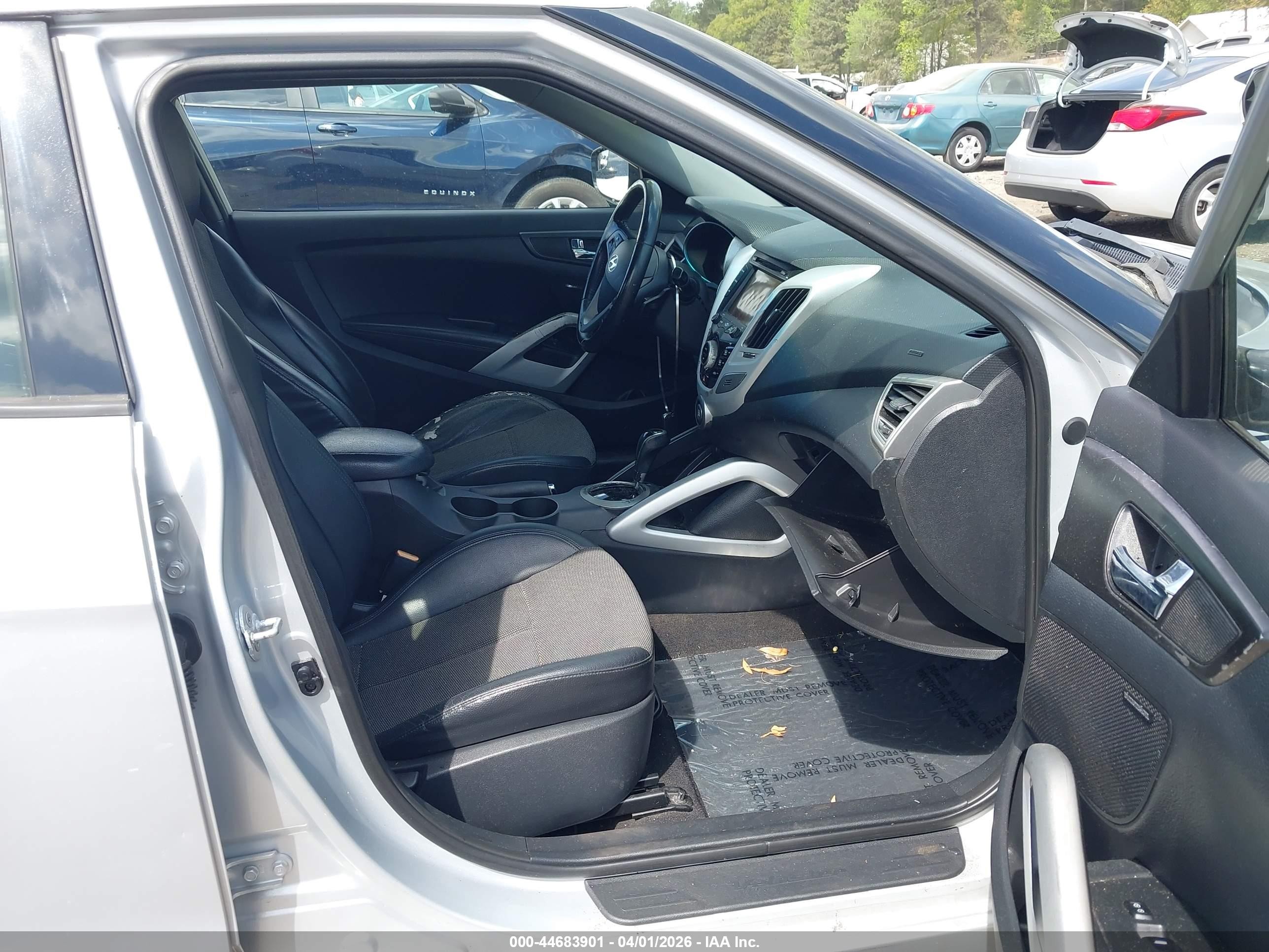 2015 Hyundai Veloster   Серый vin: KMHTC6AD9FU240251