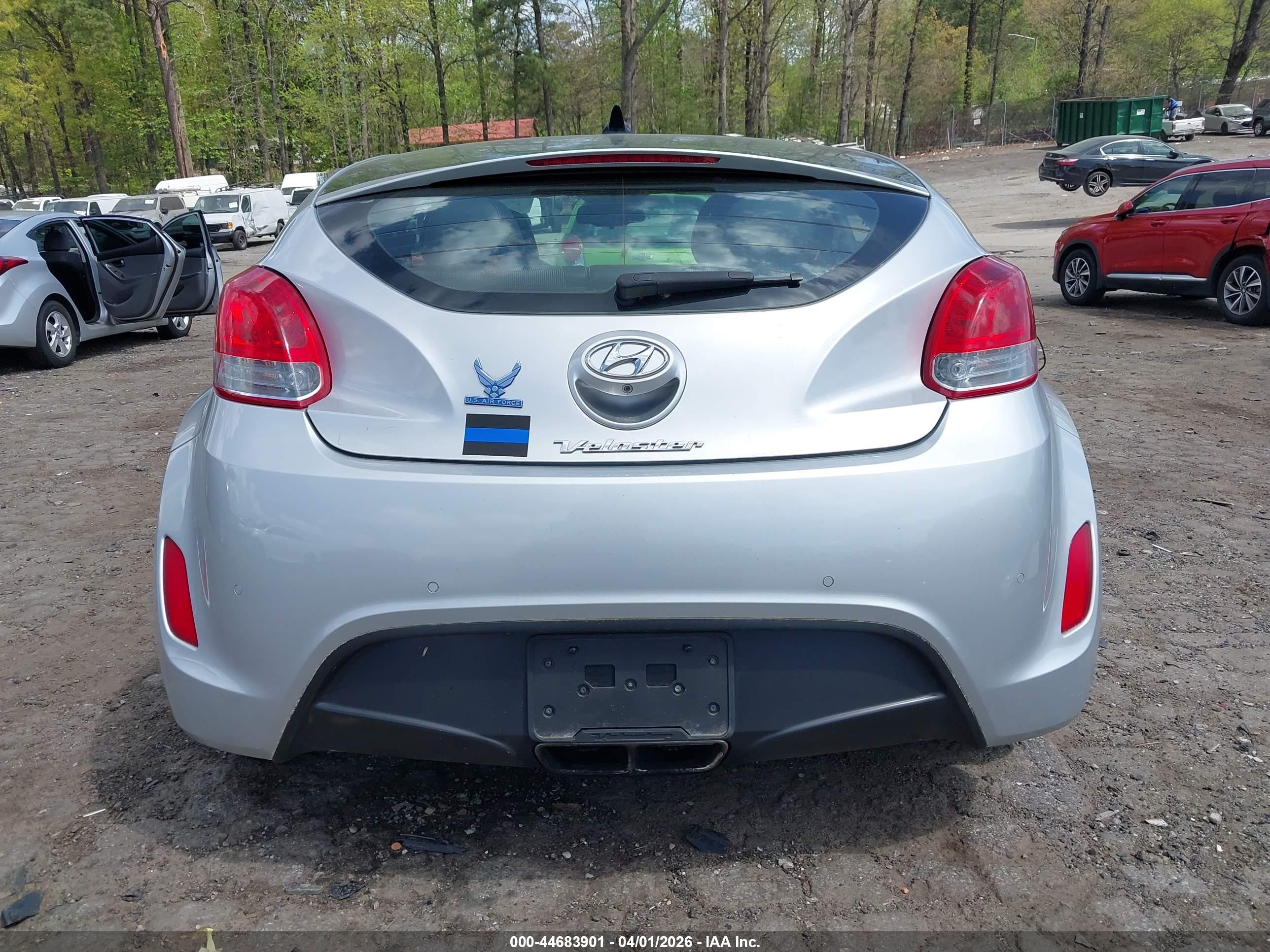 2015 Hyundai Veloster   Серый vin: KMHTC6AD9FU240251