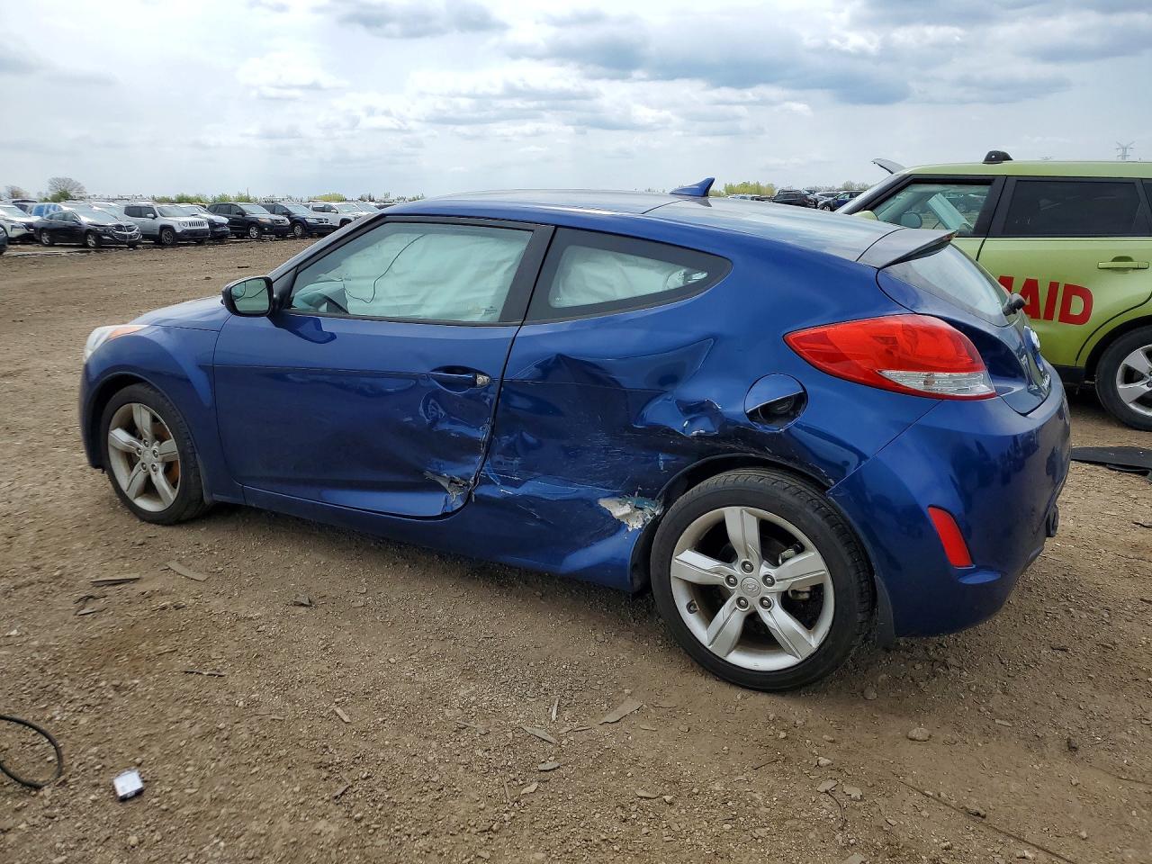 2015 Hyundai Veloster Base Blue vin: KMHTC6AD9FU241531
