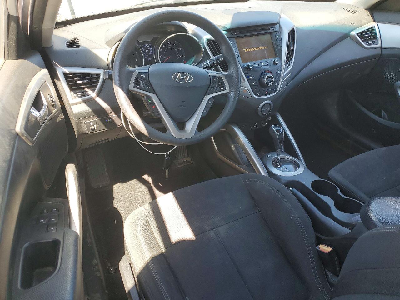 2015 Hyundai Veloster Base Black vin: KMHTC6AD9FU243408