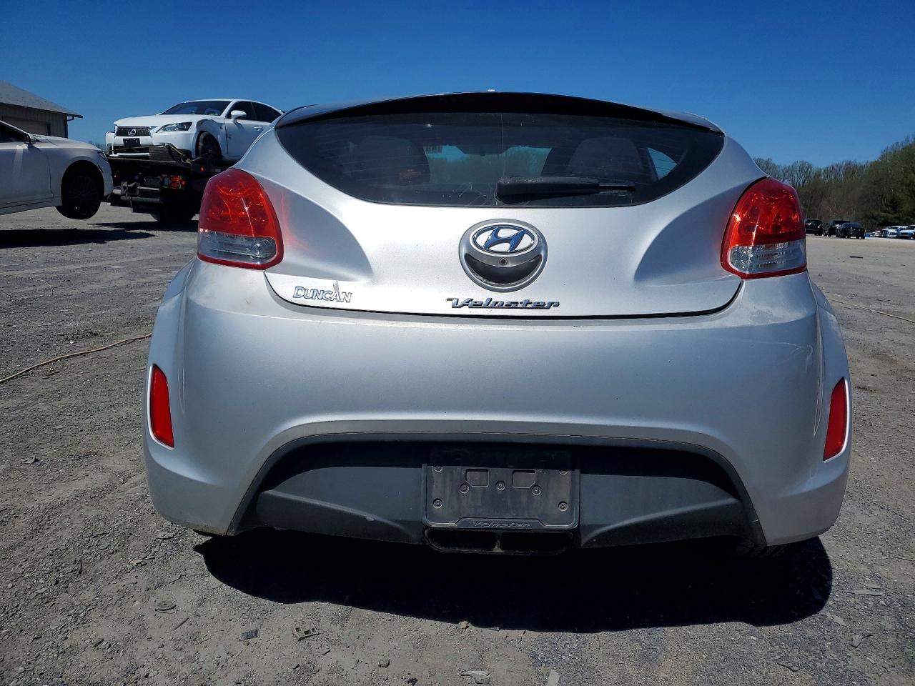 2015 Hyundai Veloster Base Black vin: KMHTC6AD9FU243408