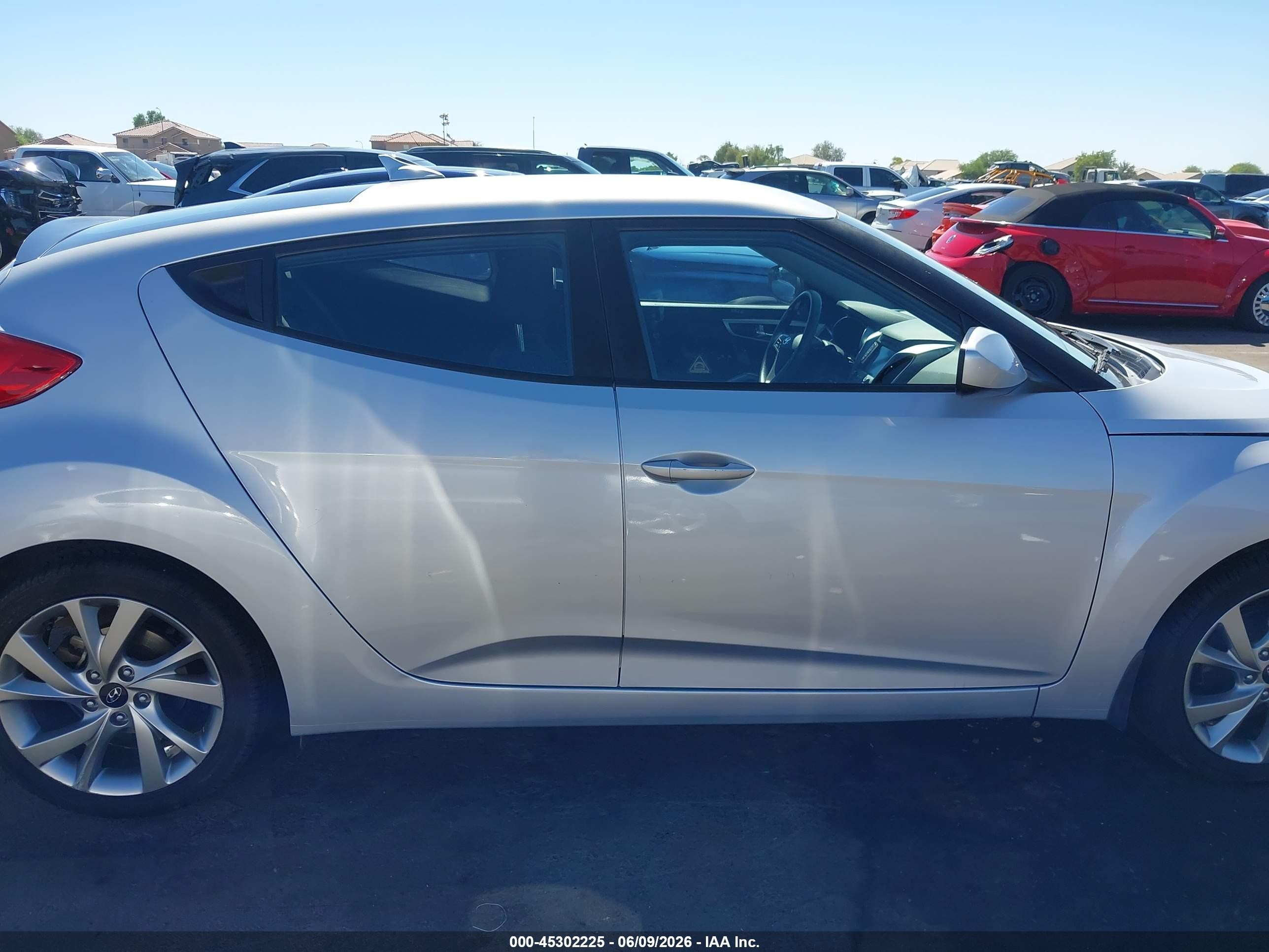 2016 Hyundai Veloster Серый vin: KMHTC6AD9GU289161