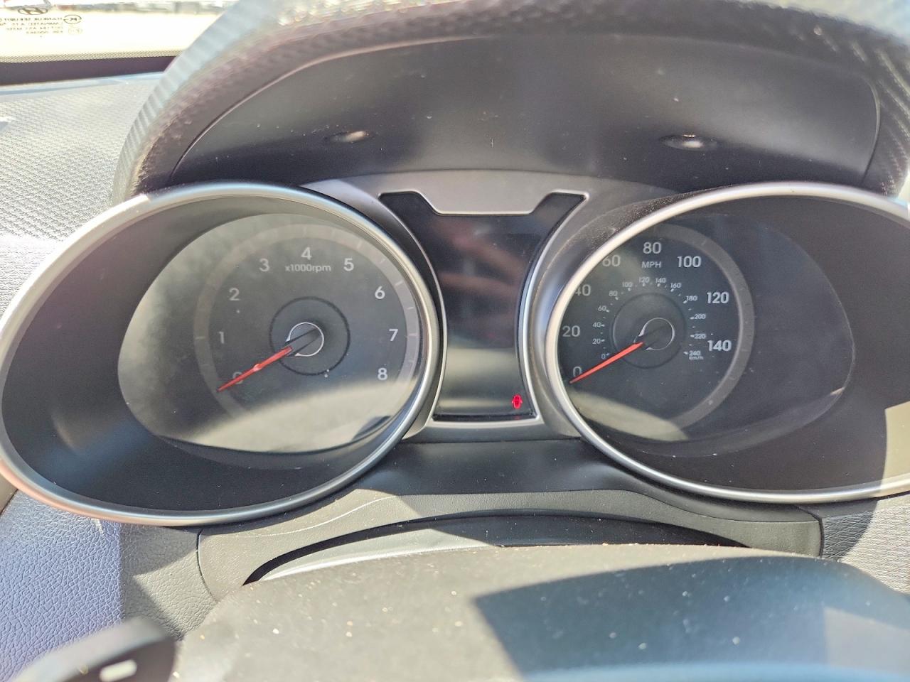 2012 Hyundai Veloster Base Red vin: KMHTC6ADXCU050812
