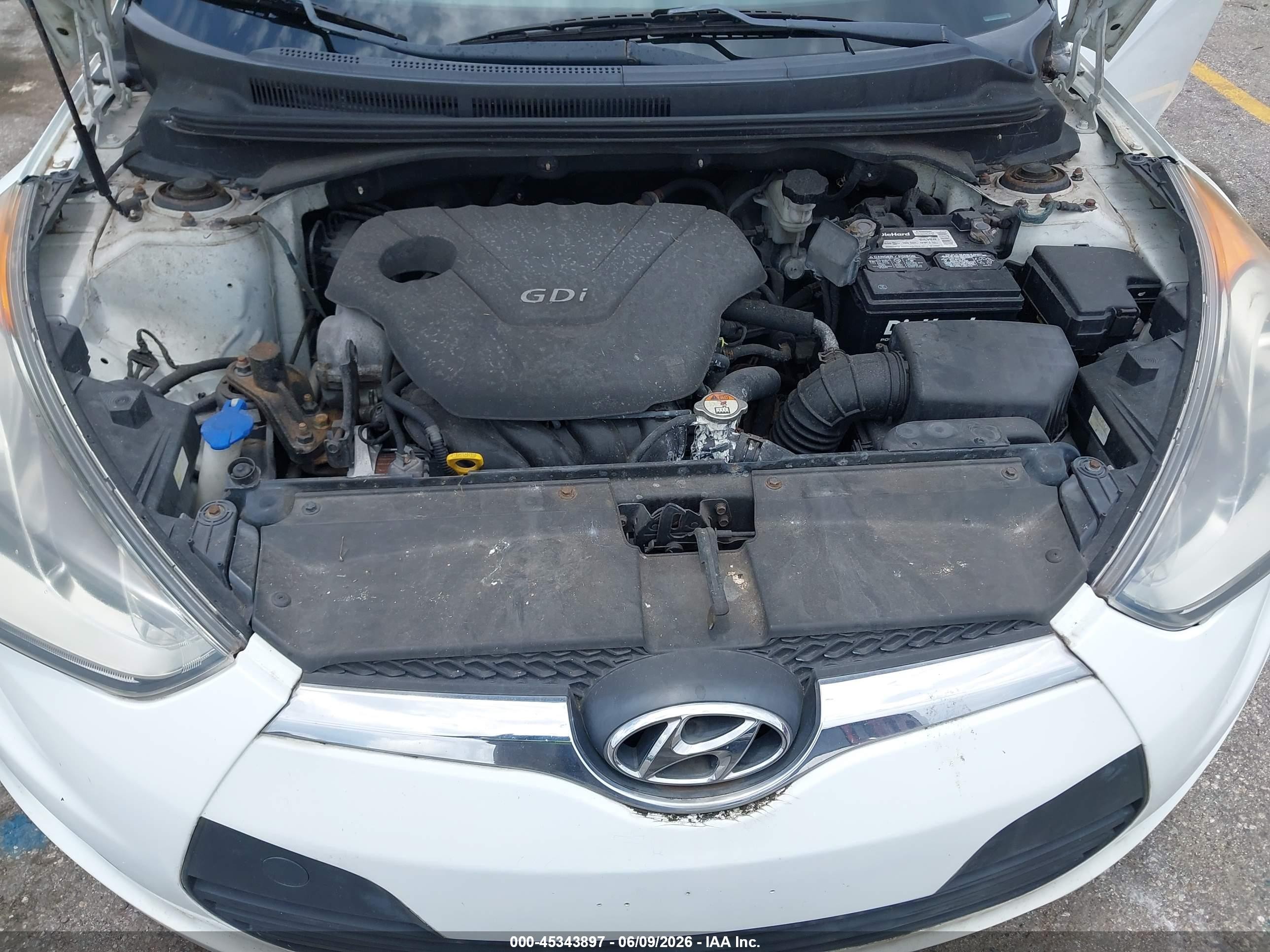 2012 Hyundai Veloster Base W/gray White vin: KMHTC6ADXCU052169