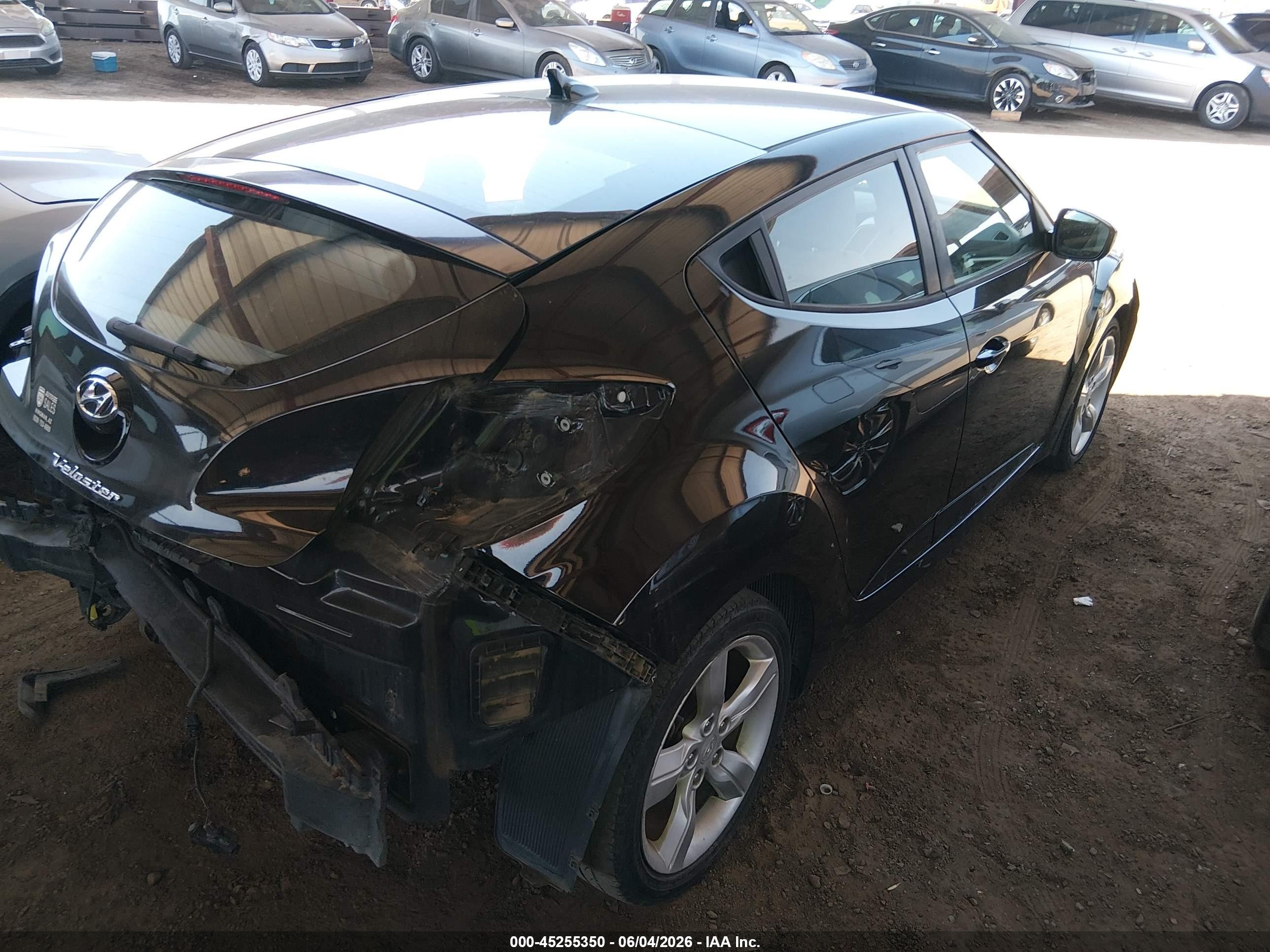 2013 Hyundai Veloster Base W/gray Black vin: KMHTC6ADXDU103977