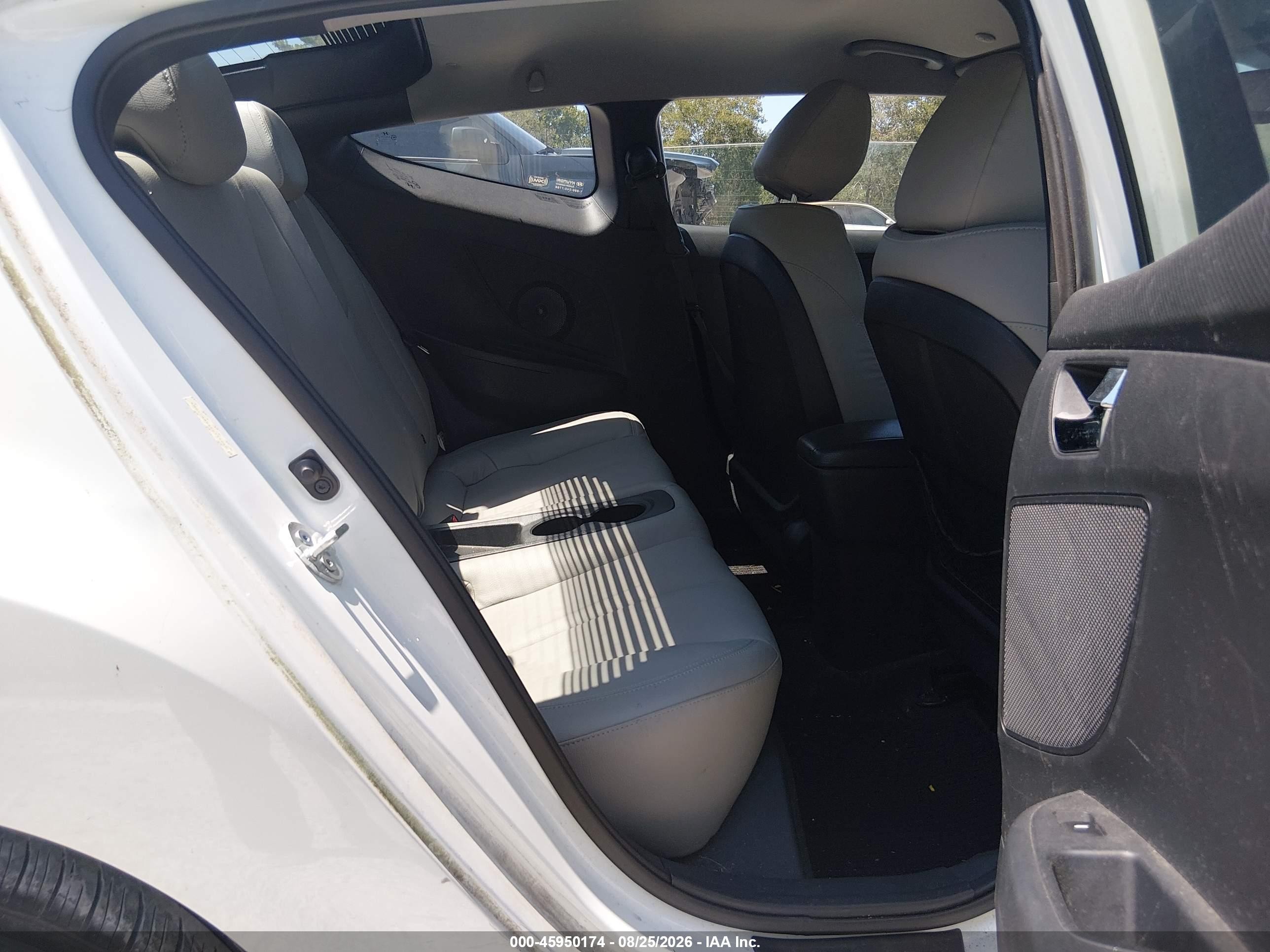 2013 Hyundai Veloster Base W/gray Белый vin: KMHTC6ADXDU111240