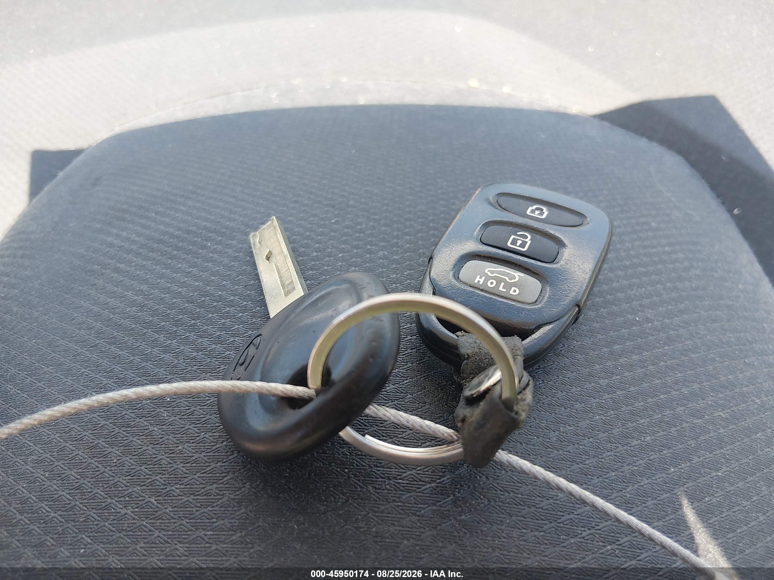2013 Hyundai Veloster Base W/gray Белый vin: KMHTC6ADXDU111240