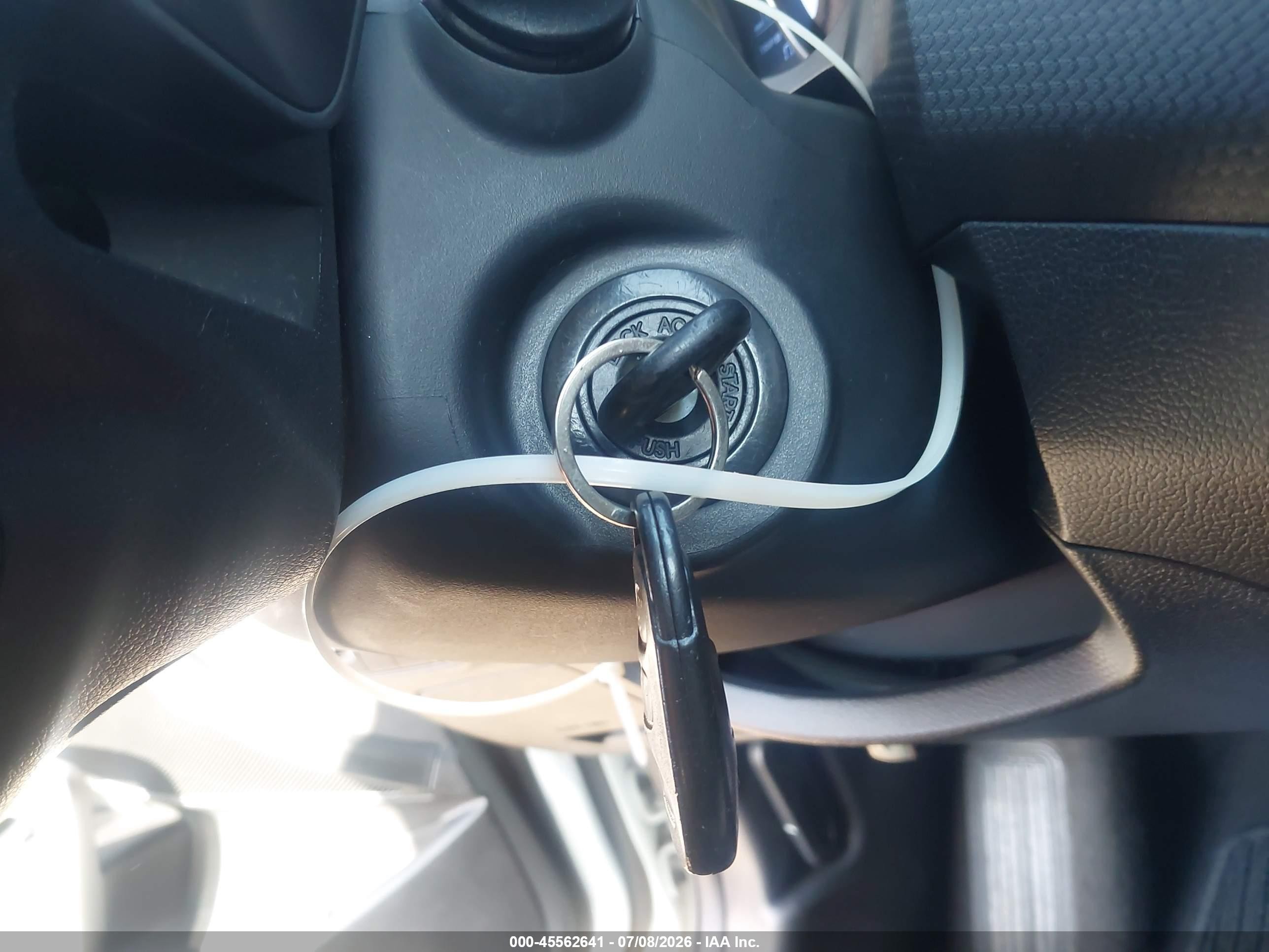 2013 Hyundai Veloster Base W/black White vin: KMHTC6ADXDU118348