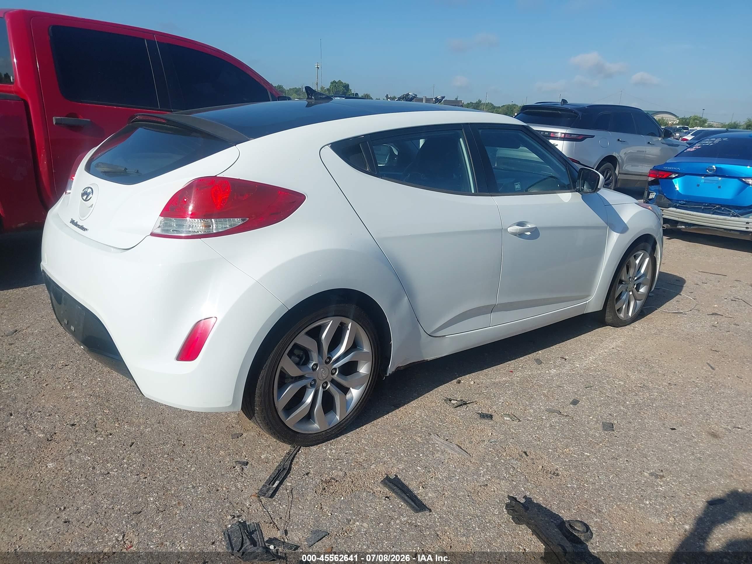 2013 Hyundai Veloster Base W/black White vin: KMHTC6ADXDU118348