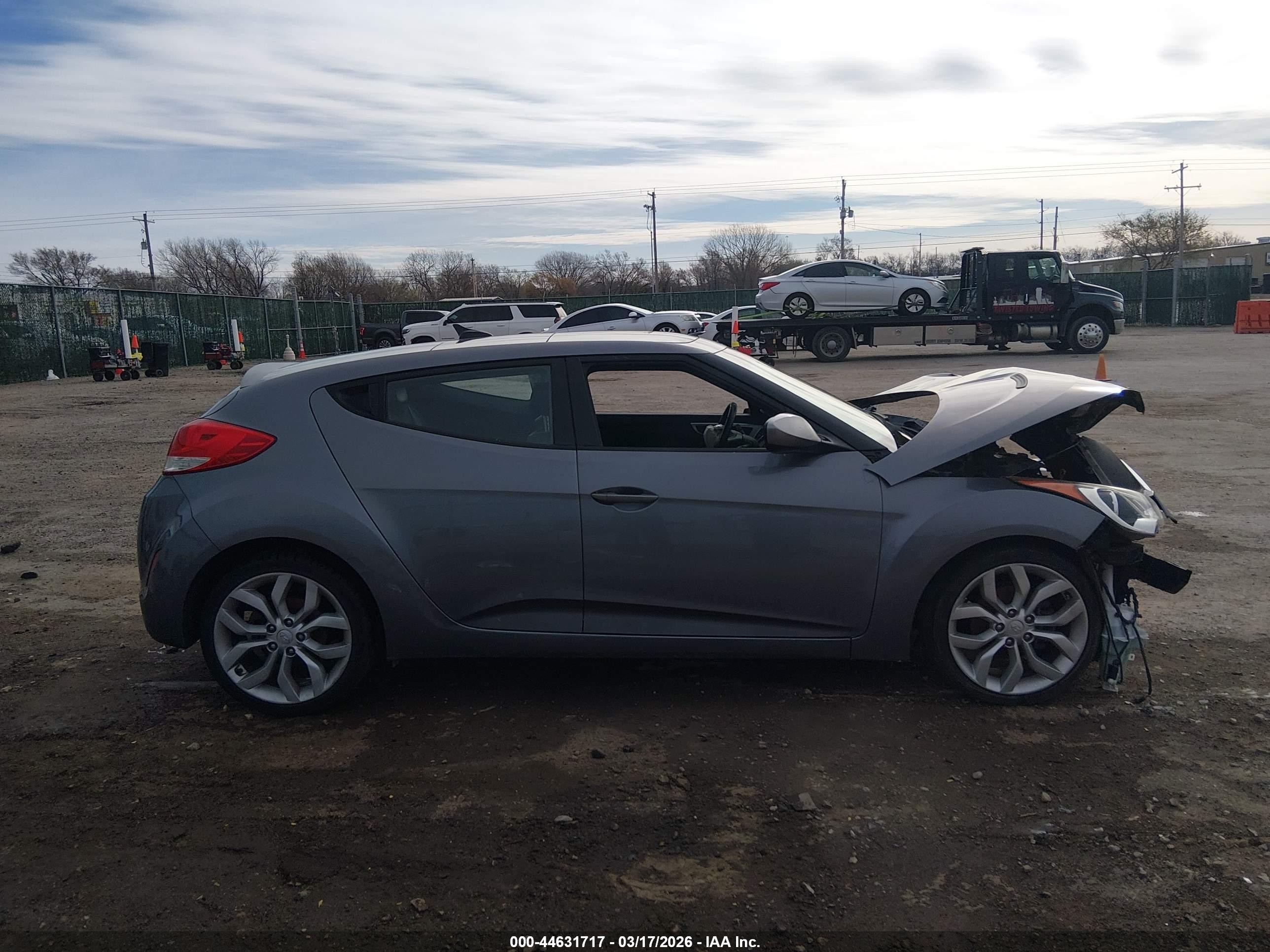 2013 Hyundai Veloster Base W/black Gray vin: KMHTC6ADXDU131911