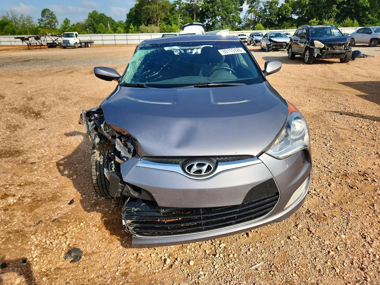 2013 Hyundai Veloster Base Gray vin: KMHTC6ADXDU137322