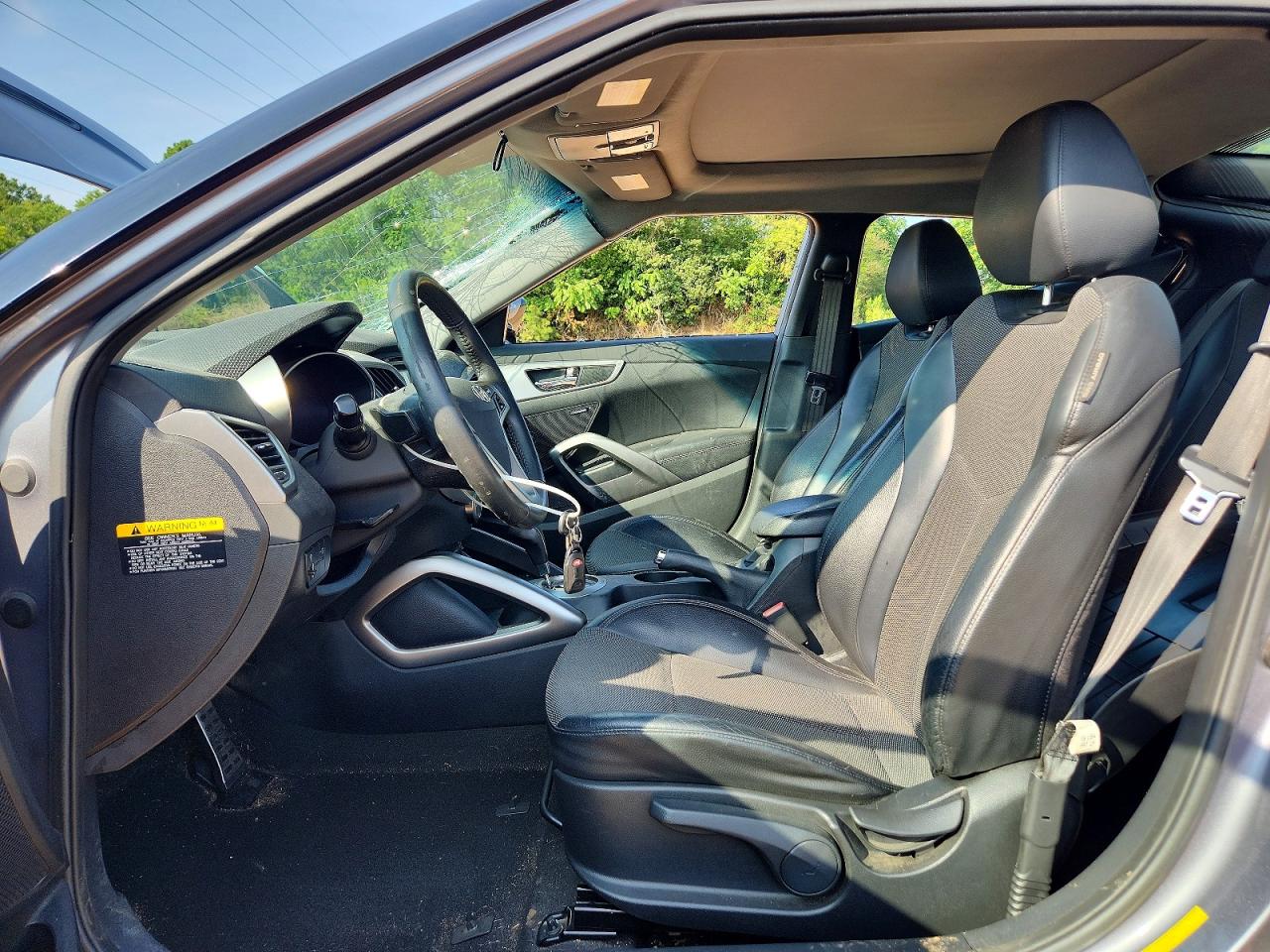 2013 Hyundai Veloster Base Gray vin: KMHTC6ADXDU137322