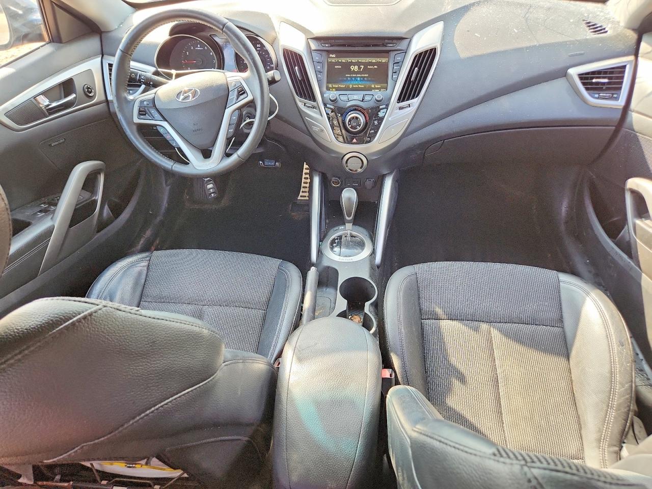 2013 Hyundai Veloster Base Gray vin: KMHTC6ADXDU137322