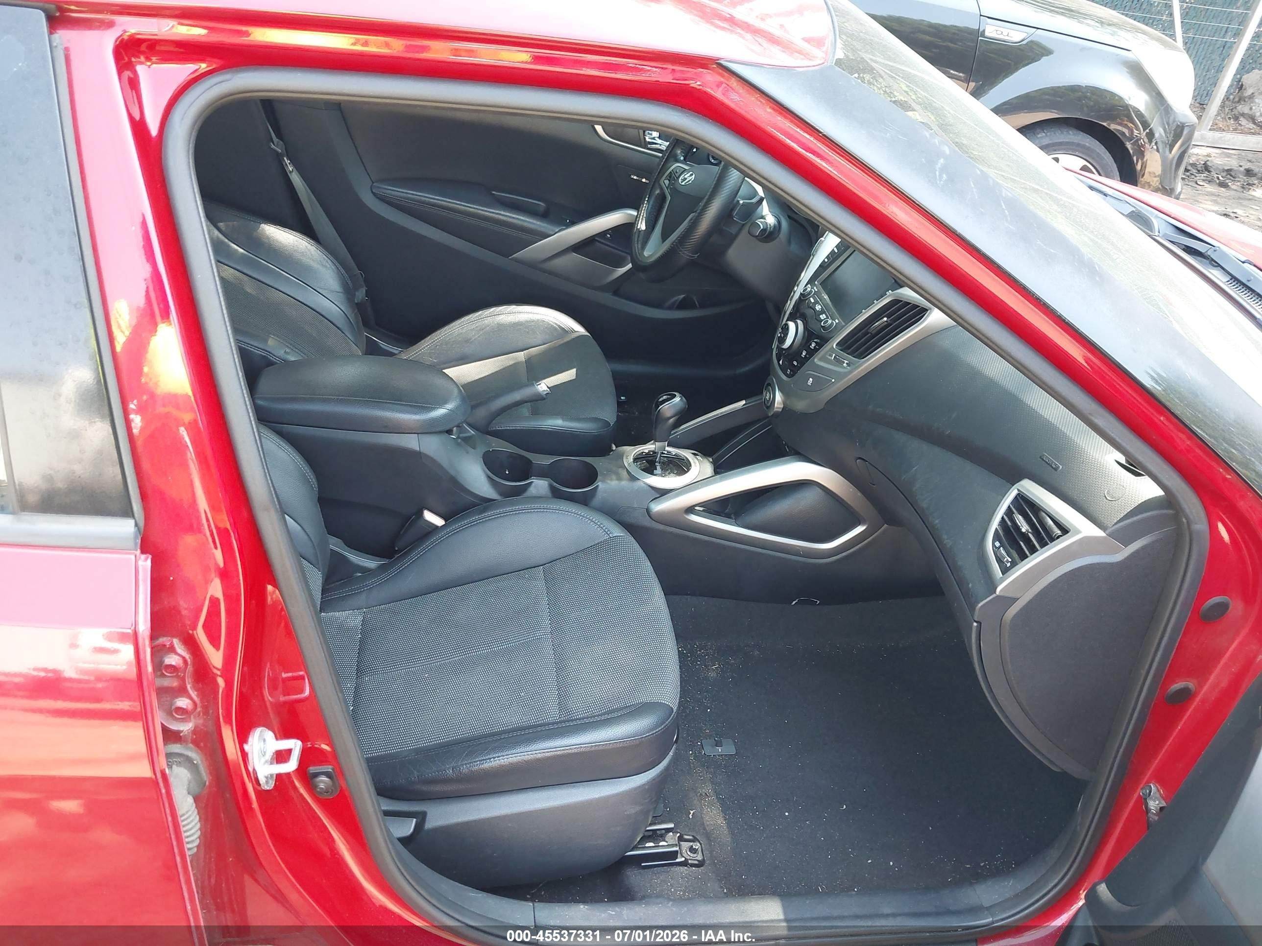 2013 Hyundai Veloster Base W/black Red vin: KMHTC6ADXDU137563