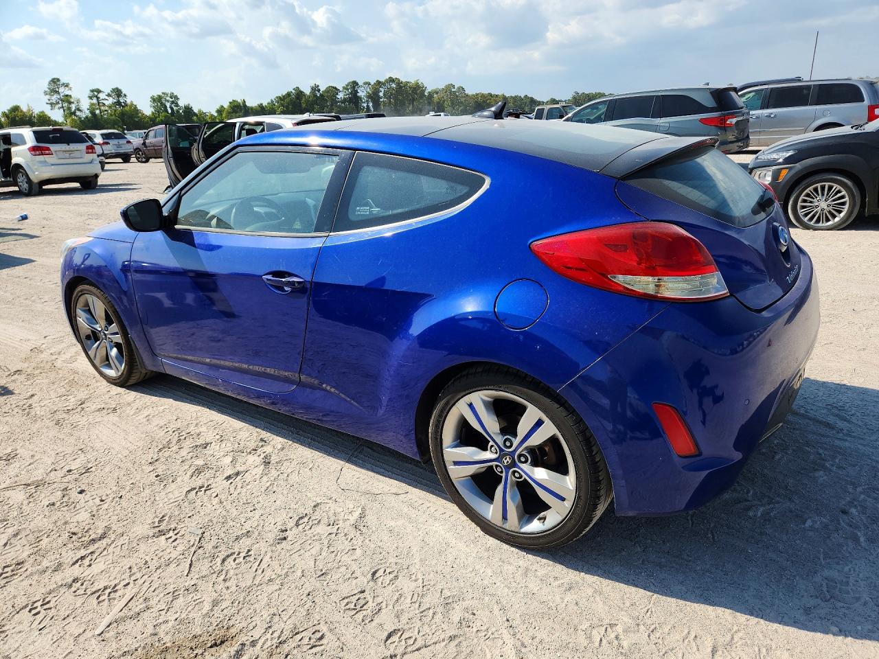 2013 Hyundai Veloster Base Blue vin: KMHTC6ADXDU151544