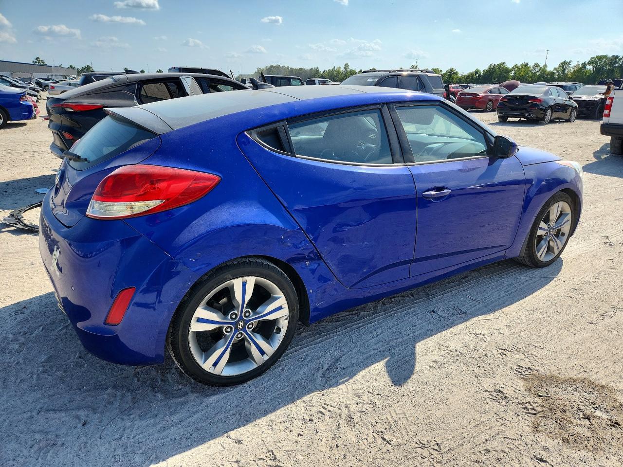 2013 Hyundai Veloster Base Blue vin: KMHTC6ADXDU151544