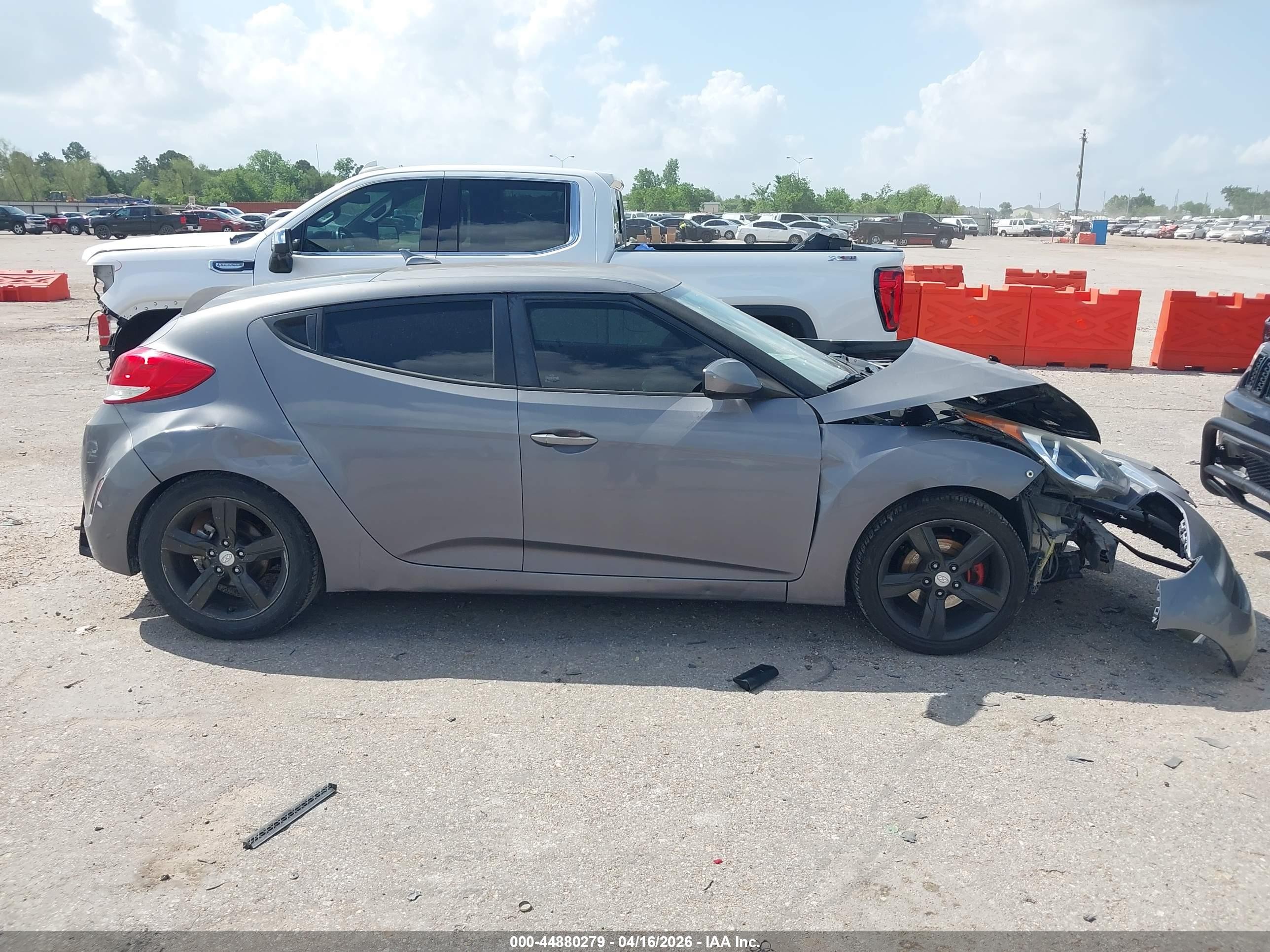 2013 Hyundai Veloster Base W/black Gray vin: KMHTC6ADXDU152547