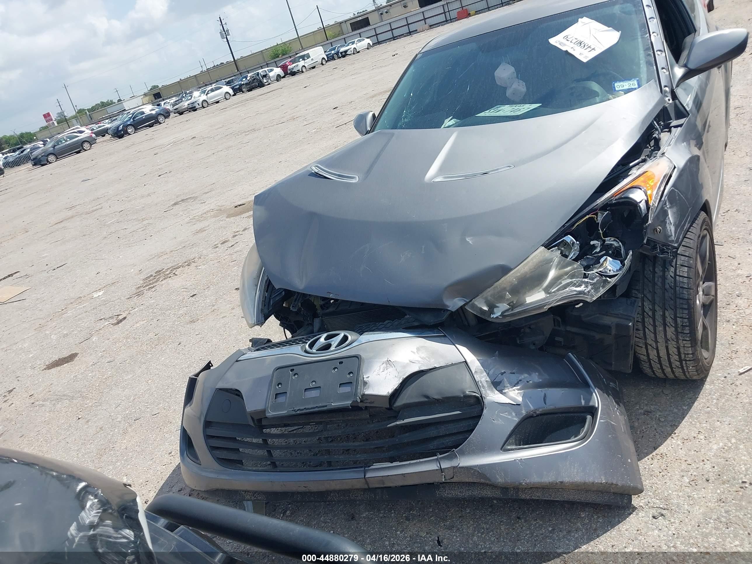 2013 Hyundai Veloster Base W/black Gray vin: KMHTC6ADXDU152547