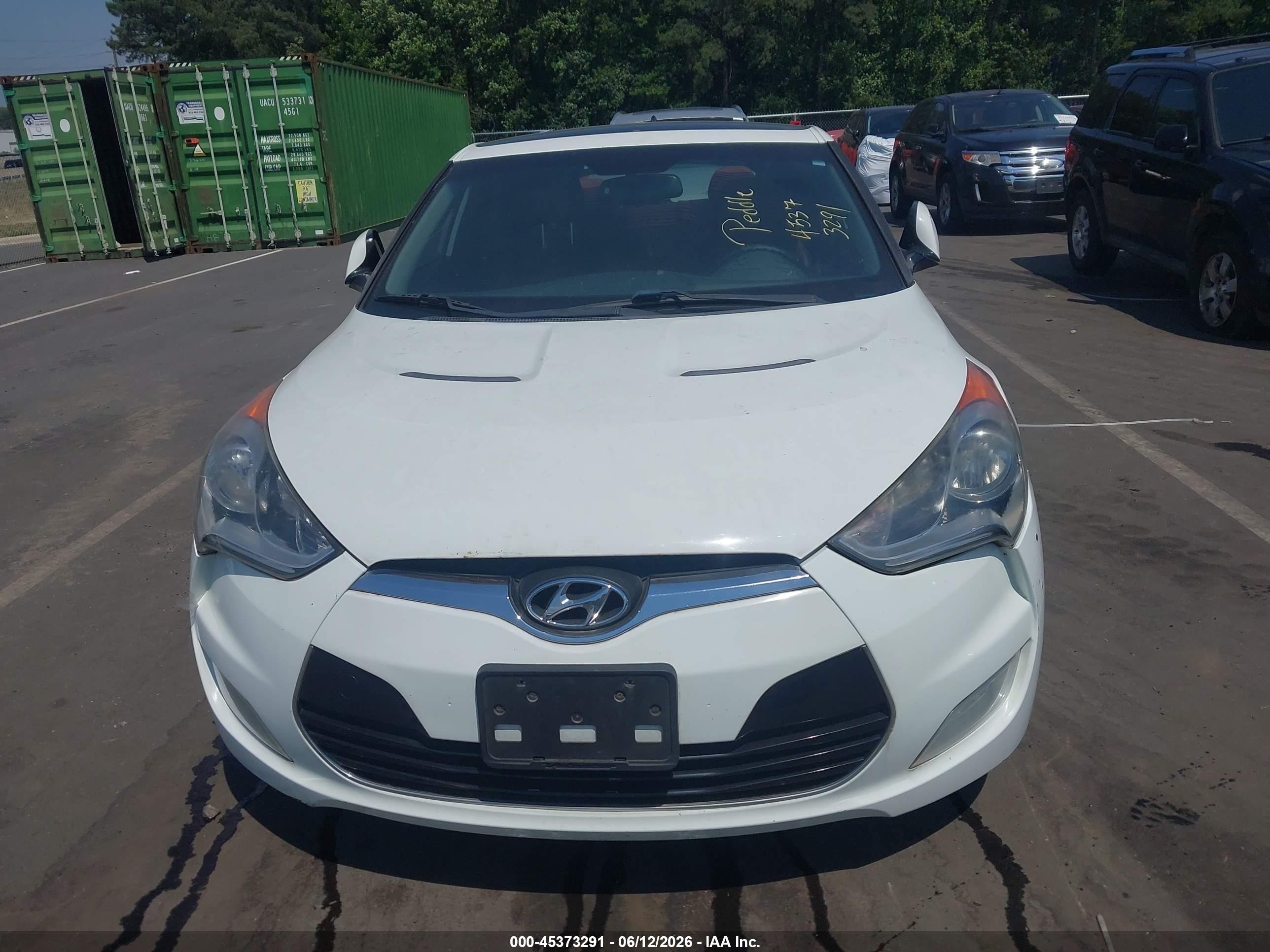 2013 Hyundai Veloster   White vin: KMHTC6ADXDU156923