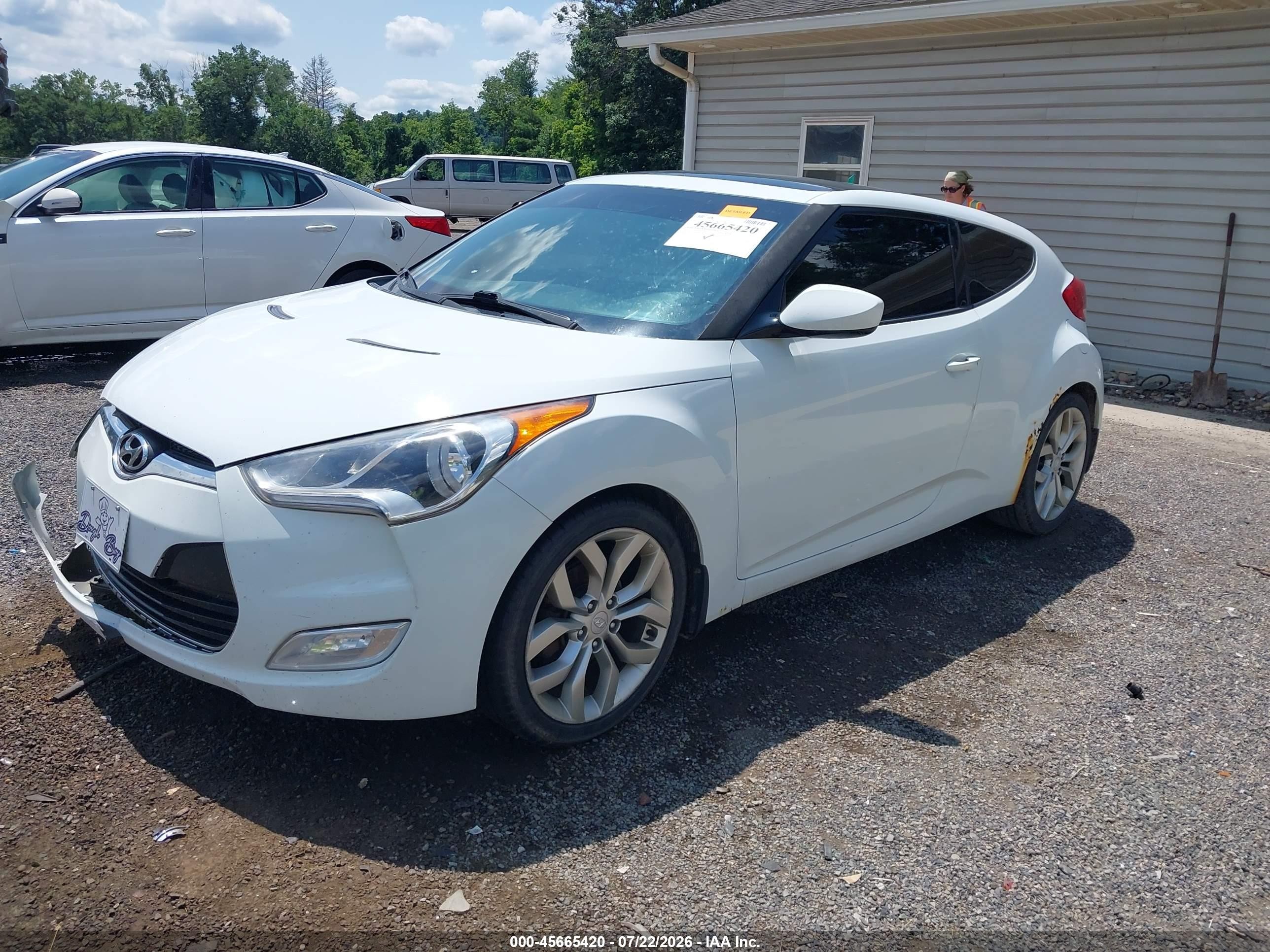 2013 Hyundai Veloster Base W/black White vin: KMHTC6ADXDU170238