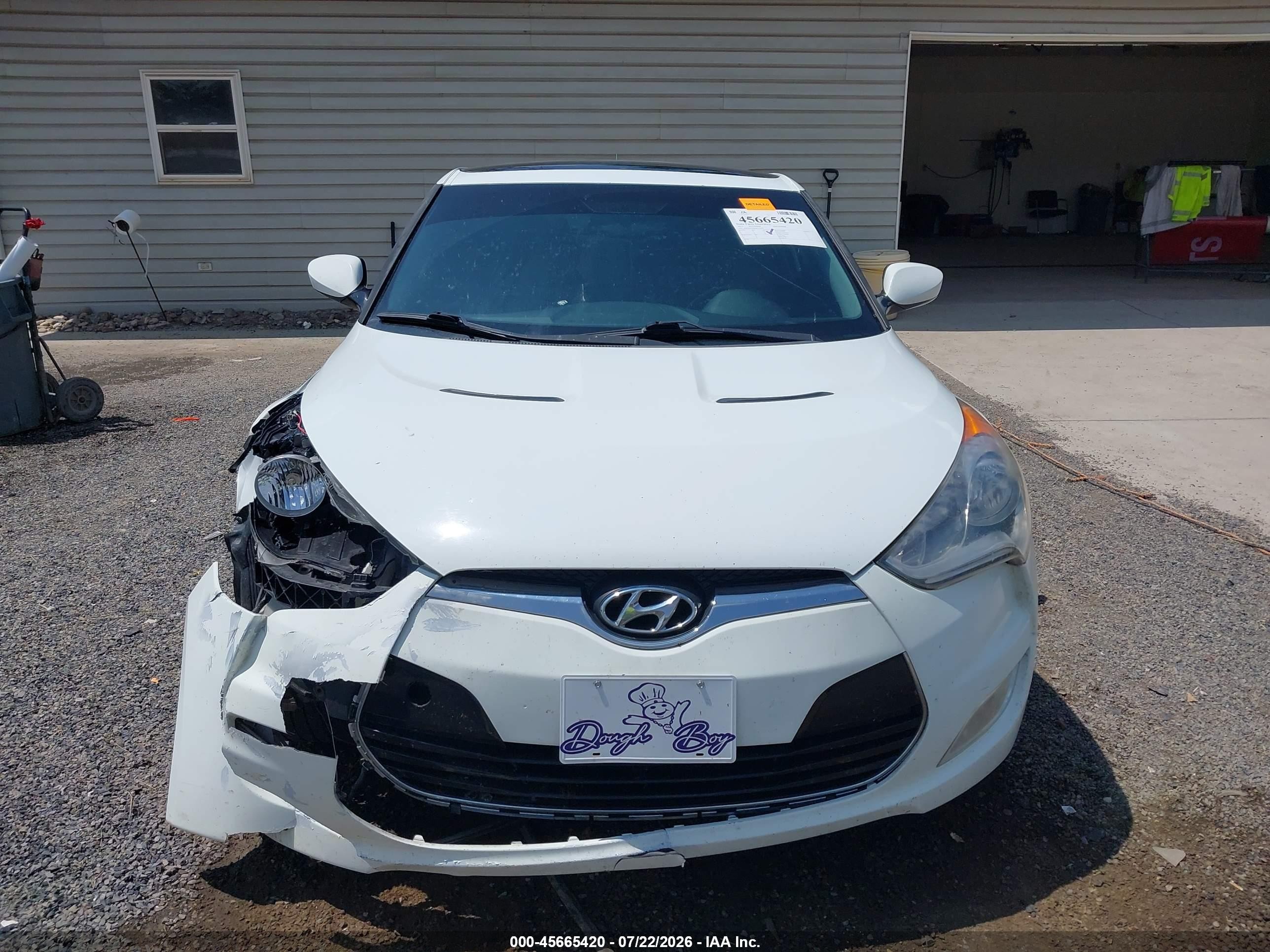 2013 Hyundai Veloster Base W/black White vin: KMHTC6ADXDU170238
