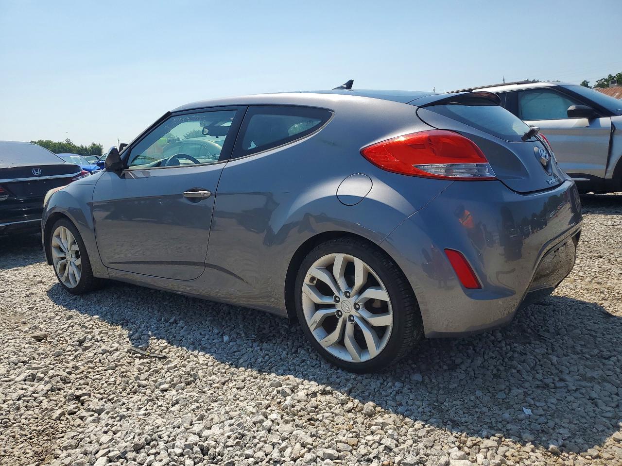 2013 Hyundai Veloster Base Gray vin: KMHTC6ADXDU172099