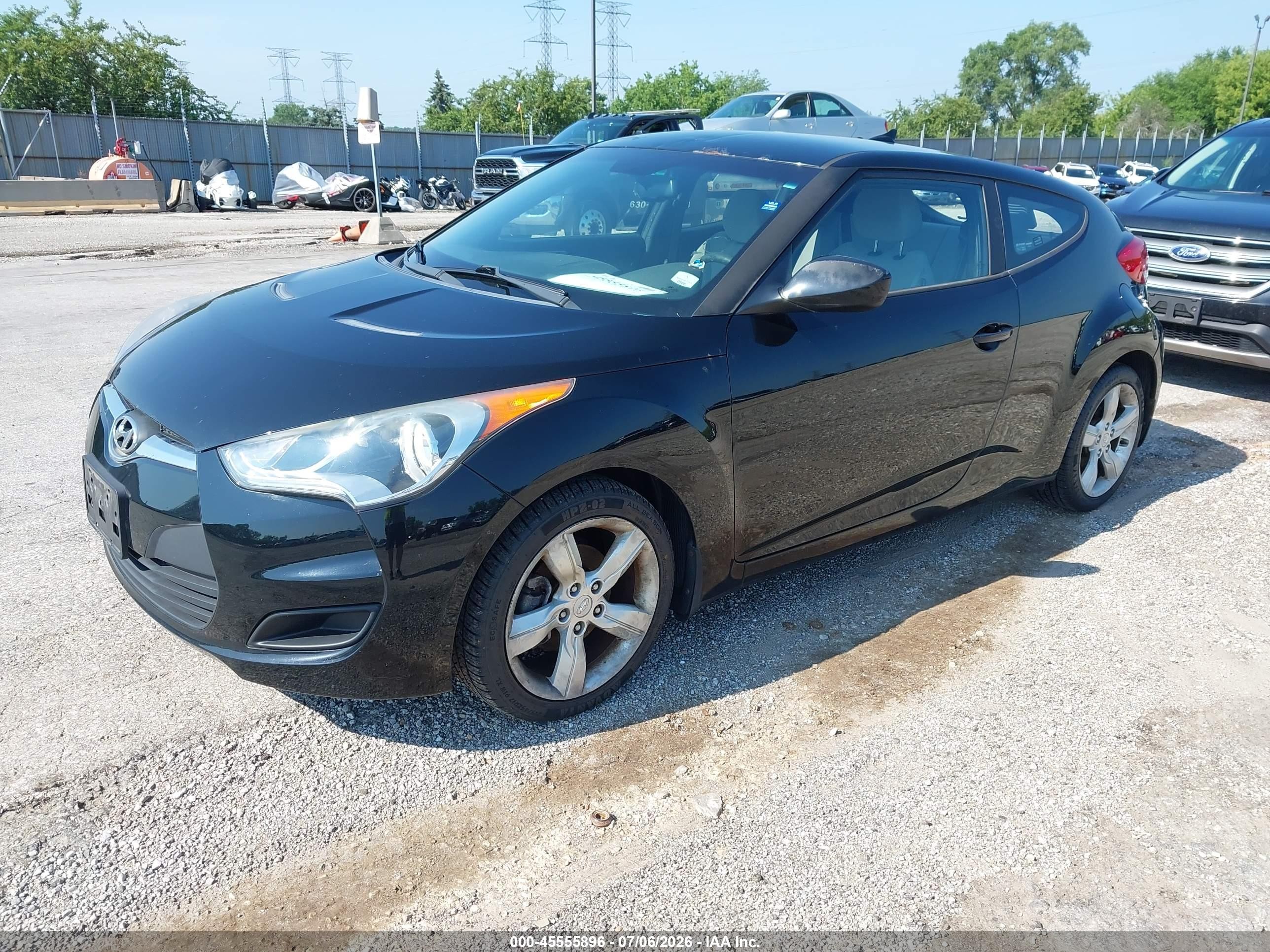 2013 Hyundai Veloster Base W/gray Black vin: KMHTC6ADXDU175889